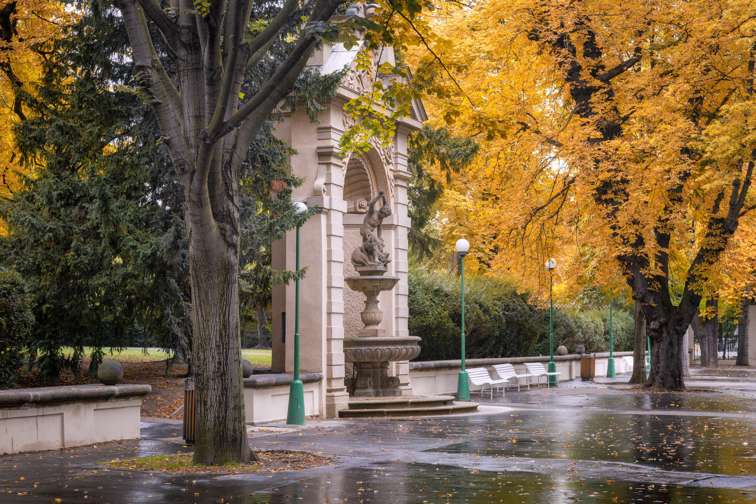Осень в Королевском саду в Праге