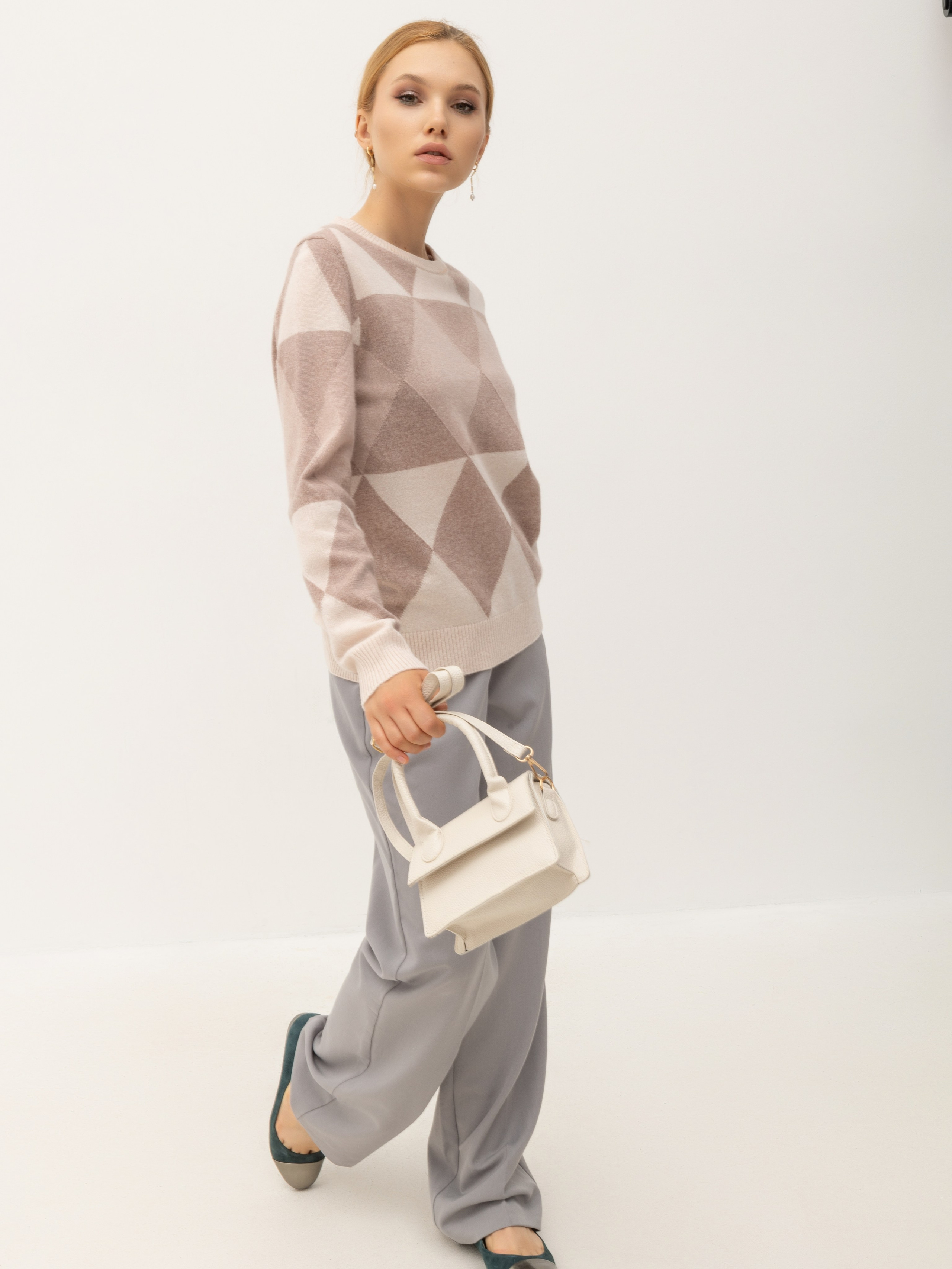 Каталог Лаура. Portfolio ideai-studio