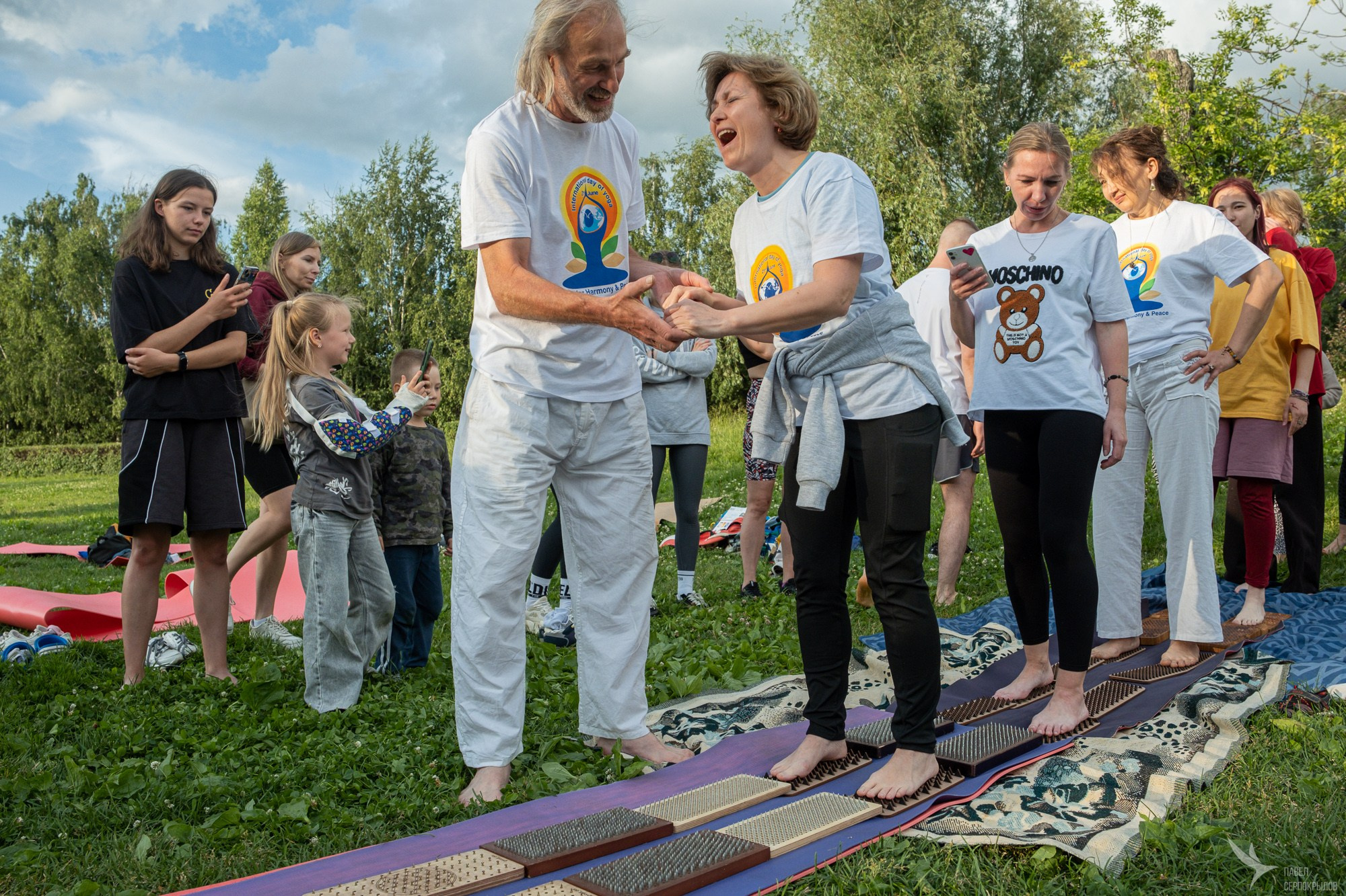 Международный день йоги в парке Горького. Репортажный фотограф в Казани Павел Серпокрылов