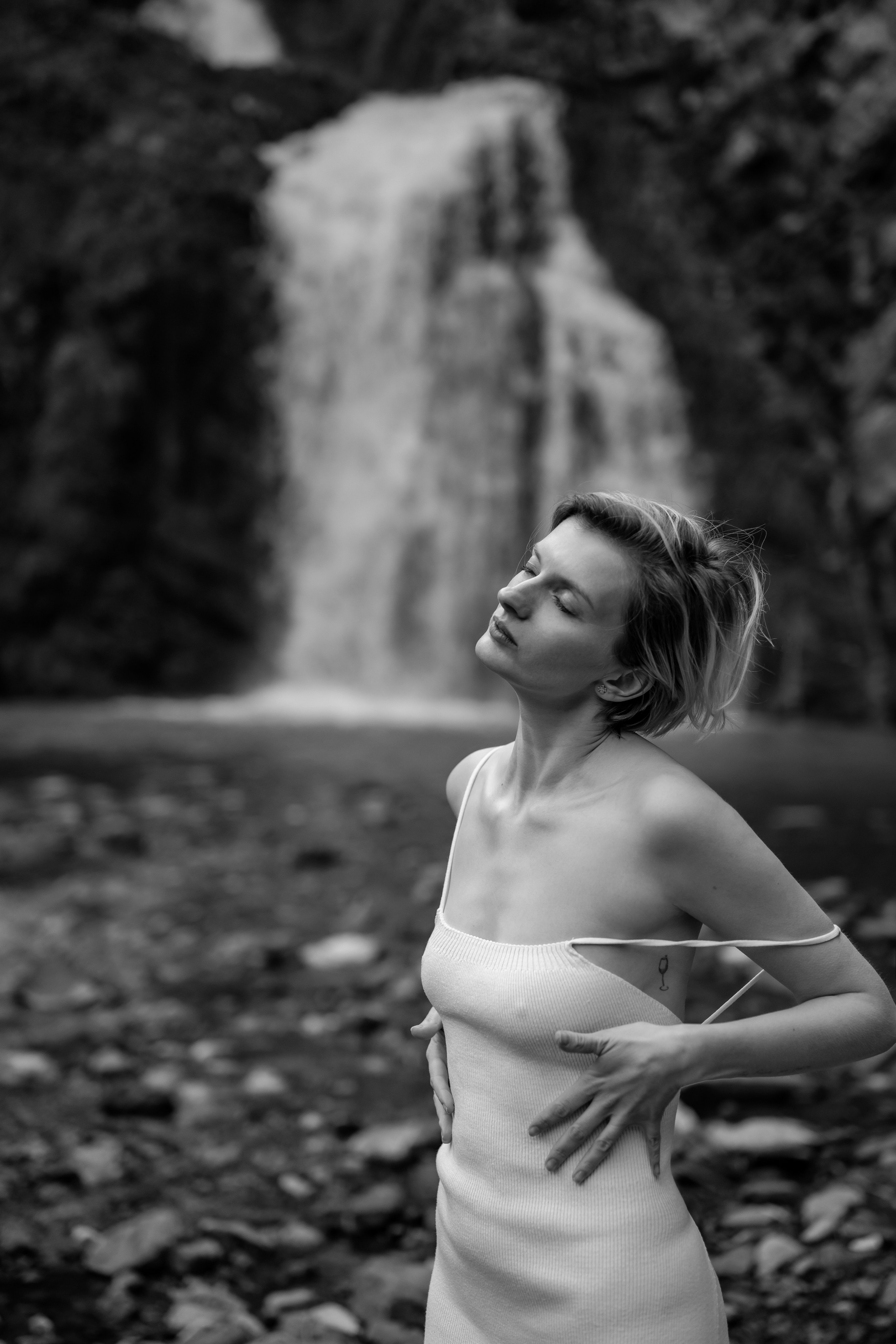 Настя змейковские водопады. Наталья Слесаренко фотограф в Сочи