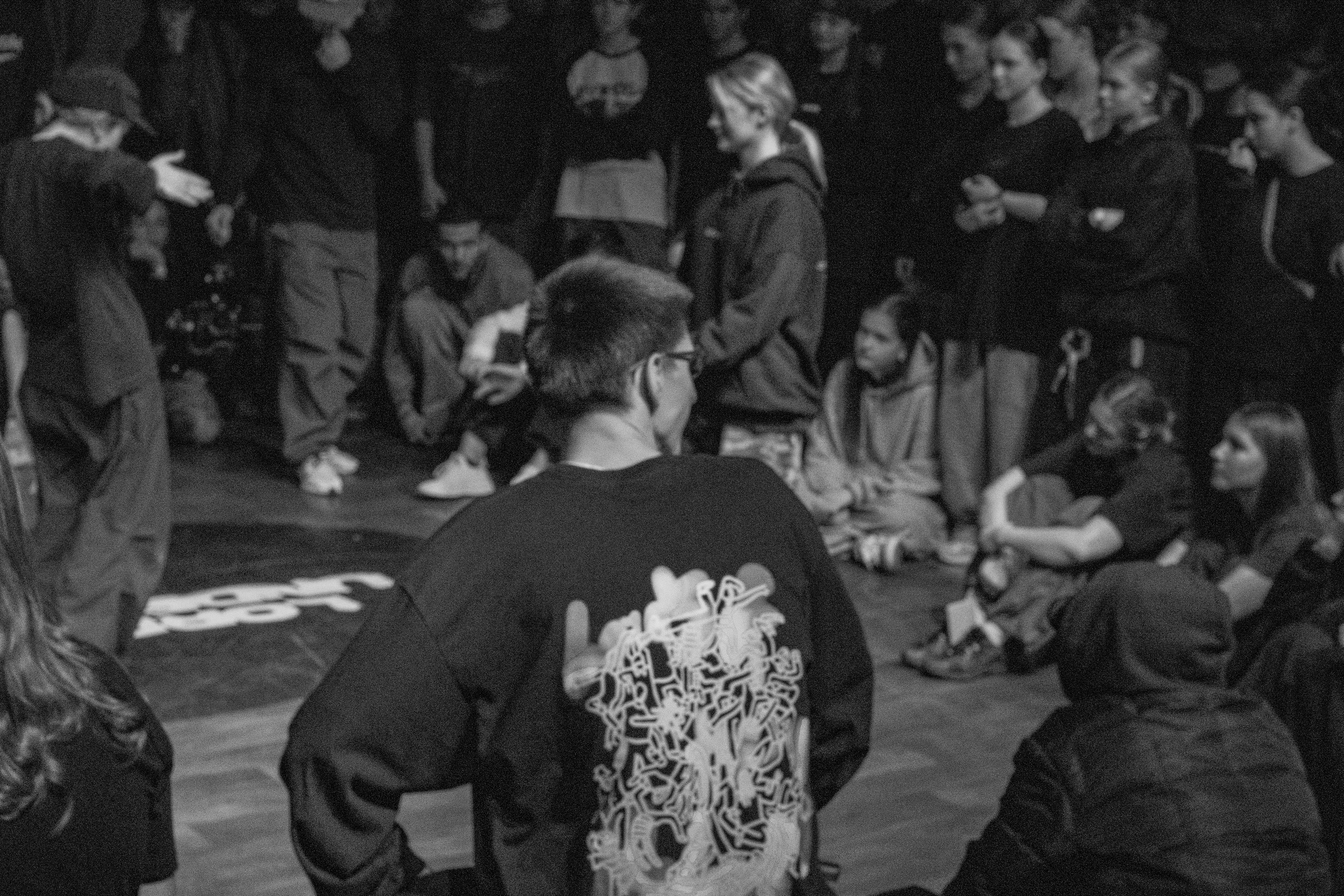 LORDS OF THE UNDERGROUND 27/10/25 (@youlovebu). Соня бу тебя сфоткала