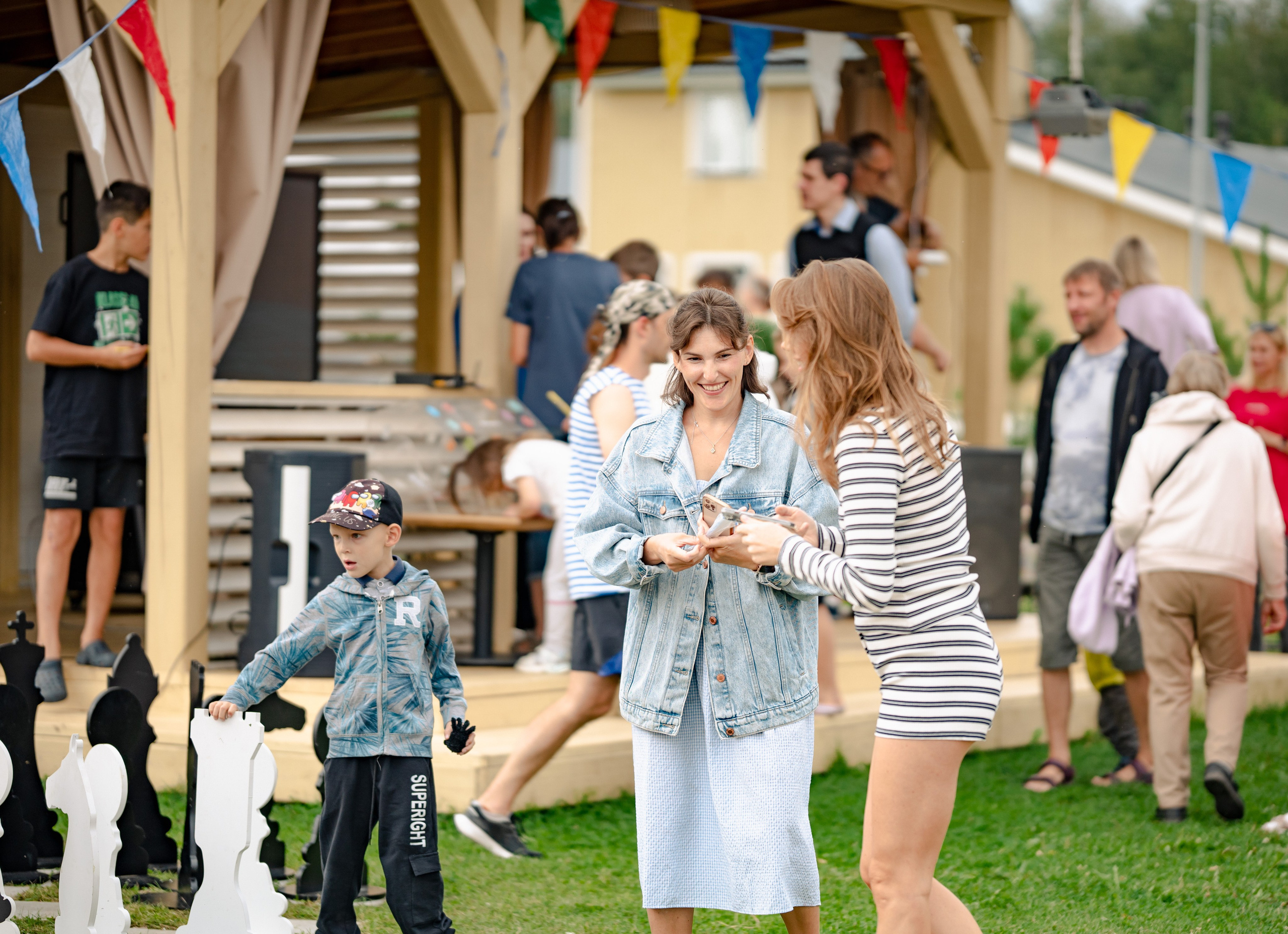 праздник в Деревне Мира