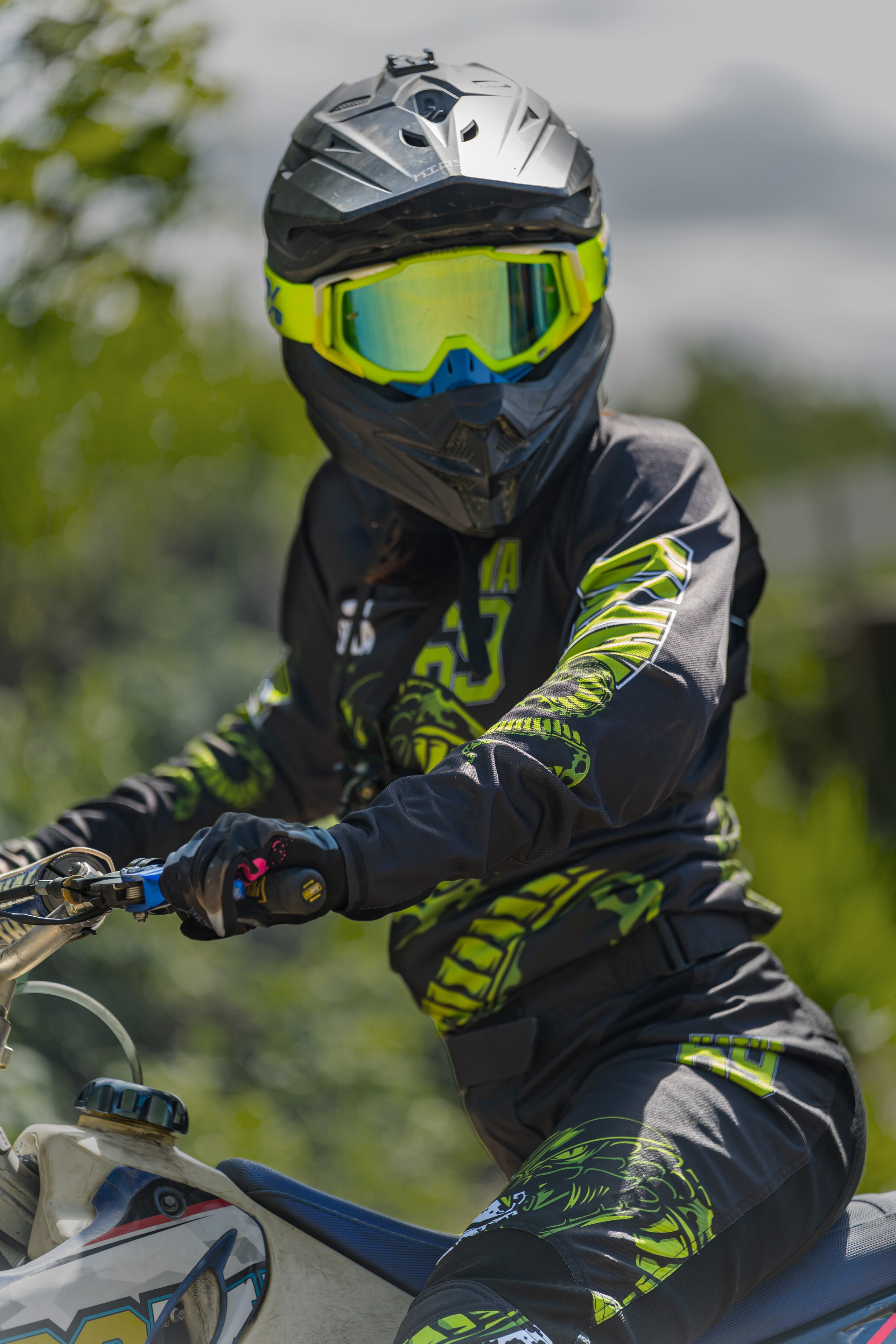 Катя Ли. Графический дизайнер Илья Левченко