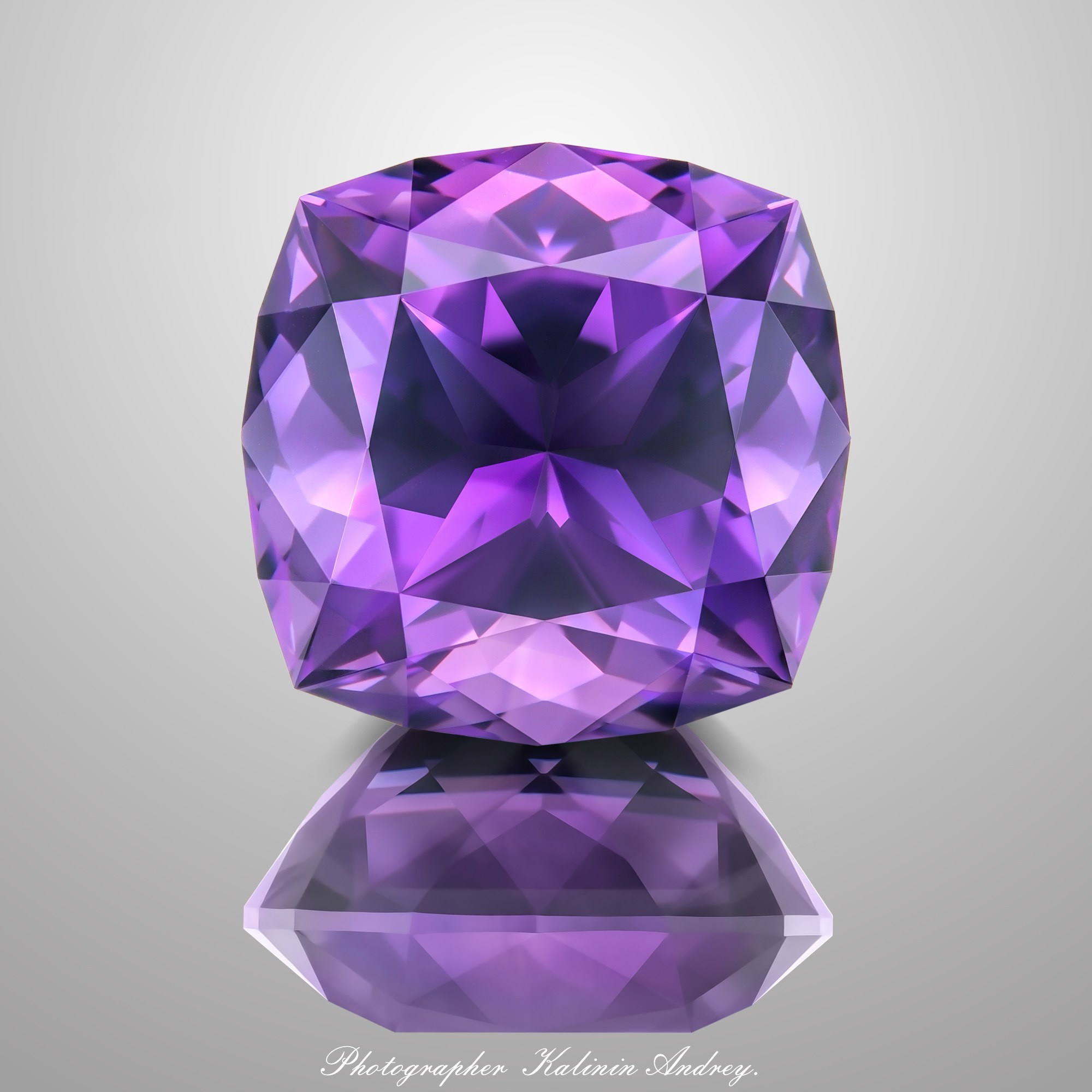 Фотографии в большом разрешении драгоценных камней на продажу купить тел +79 660 031 307. Высококачественная профессиональная рекламная фотосъёмка ювелирных украшений, драгоценных камней в Москве. Обучение, консультация