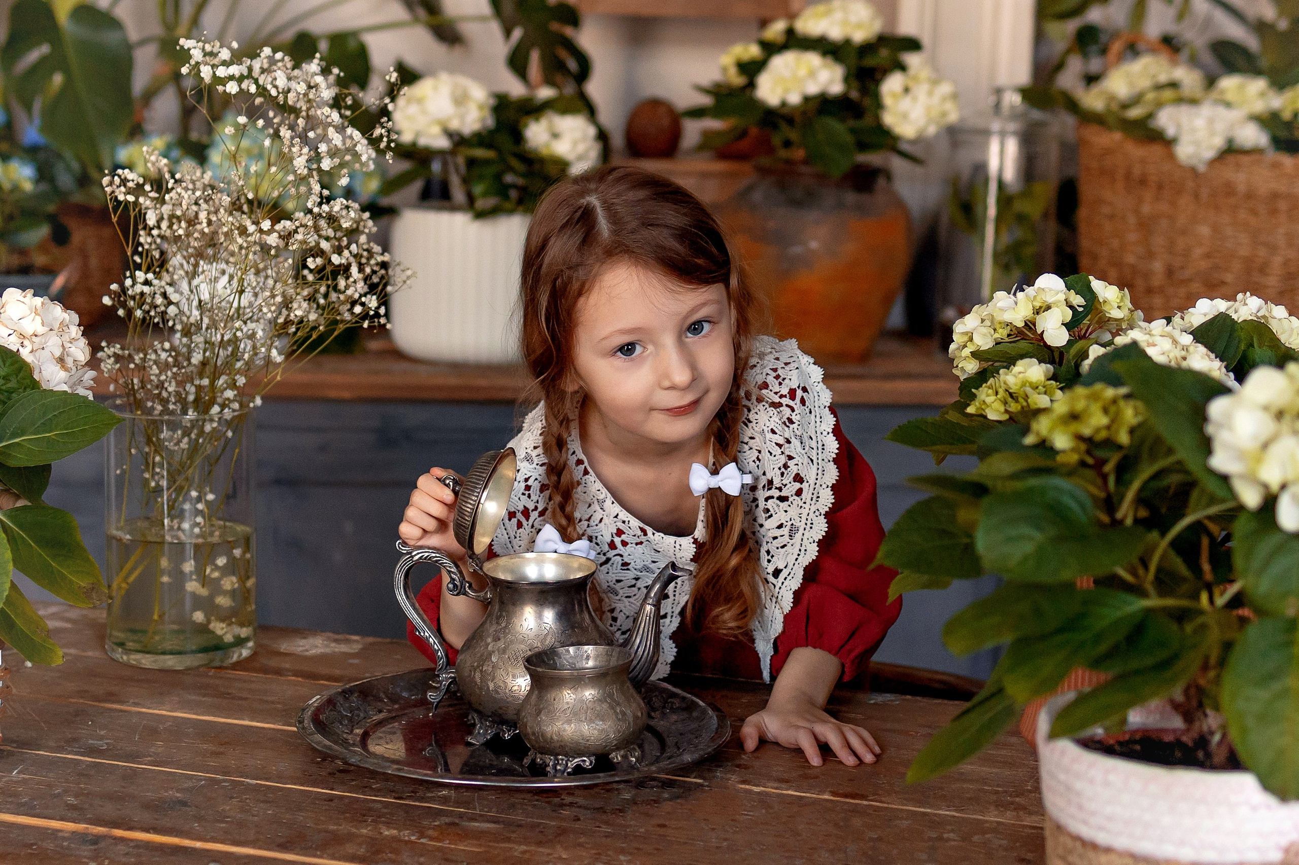 Мия в гортензиях. Семейный и детский фотограф Оля в Тюмени