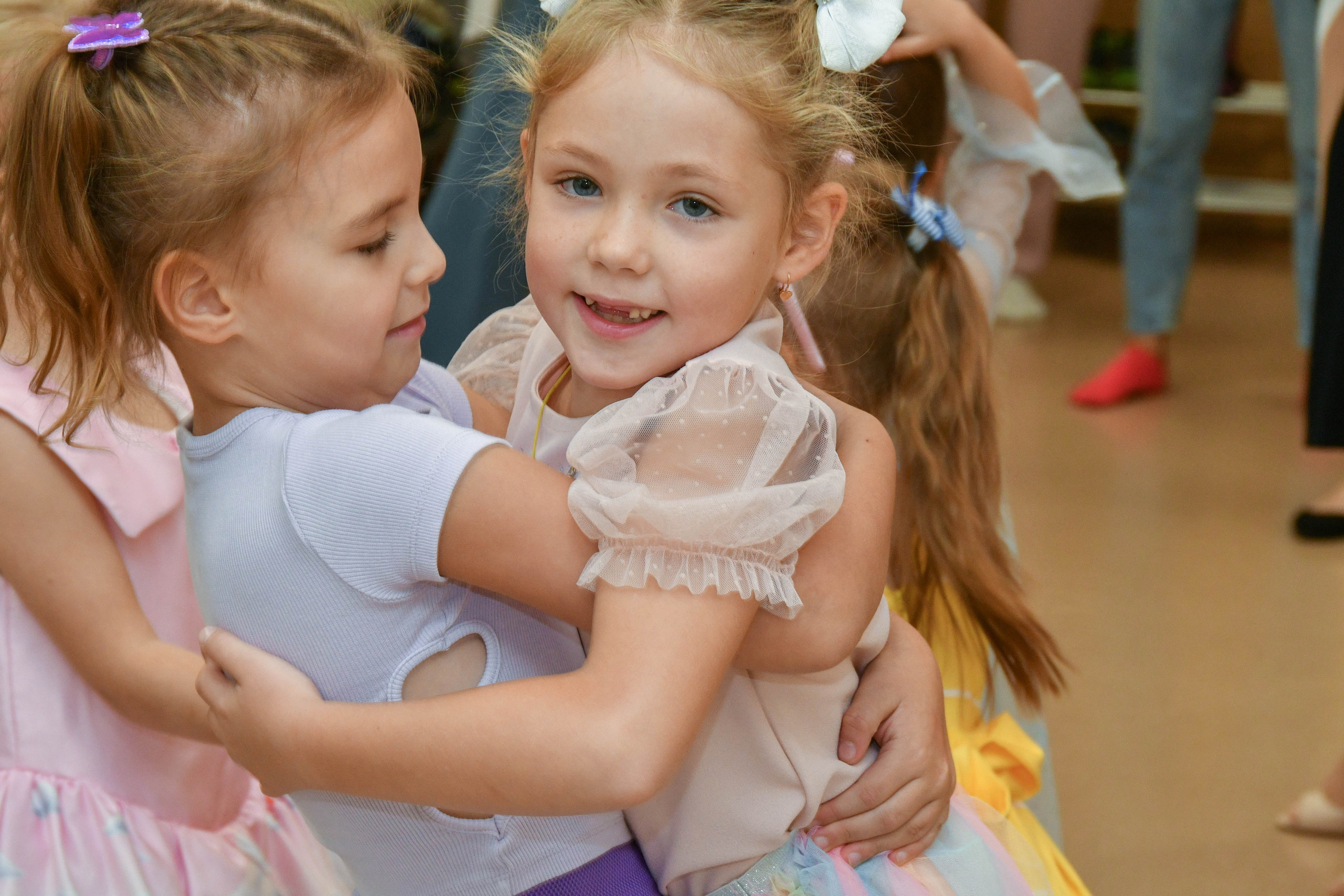 2023 г. День дошкольного работника и прогулка. Репортажный и детский фотограф в Новосибирске
