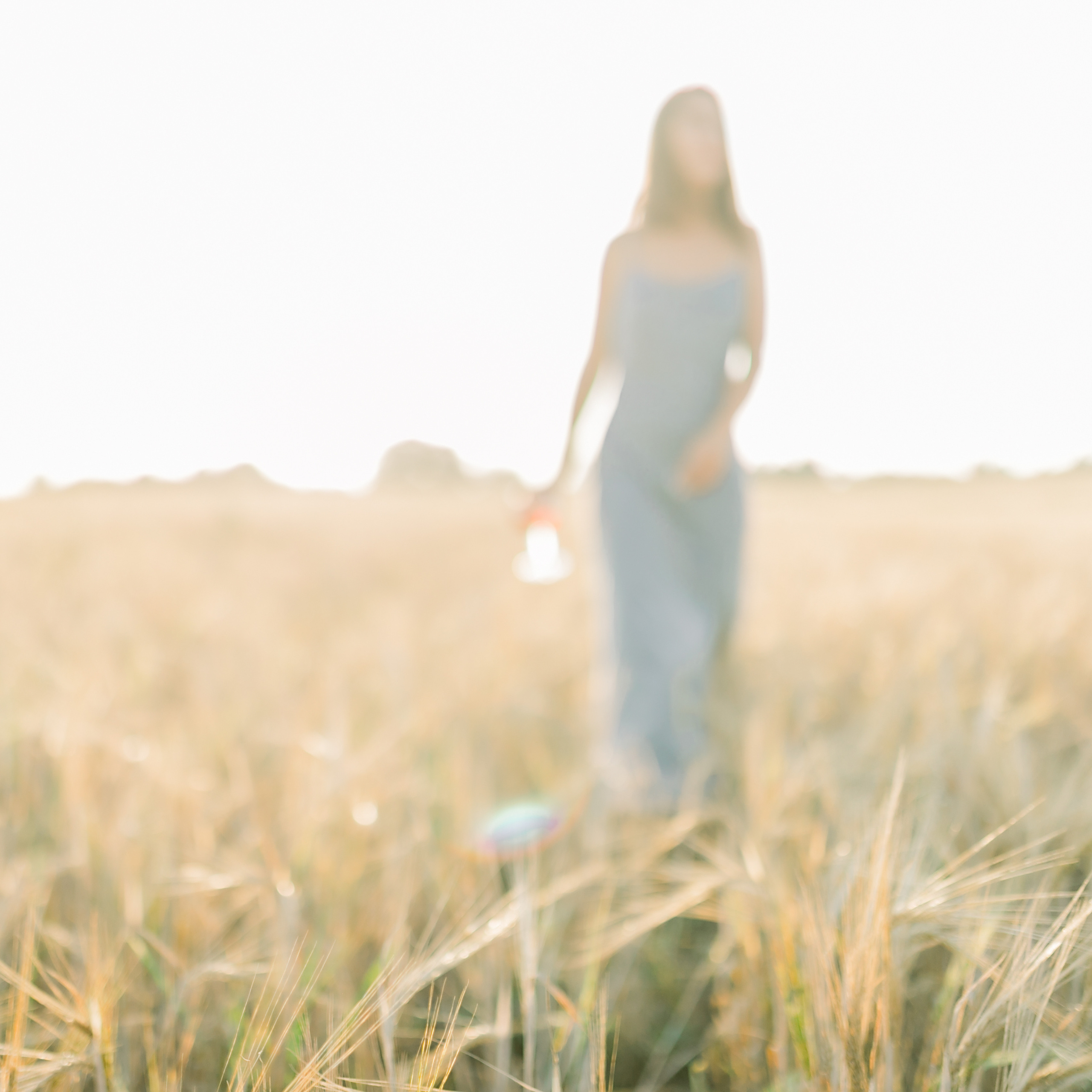 Фотосессия в поле. Лена Крутова. Фотограф в Москве