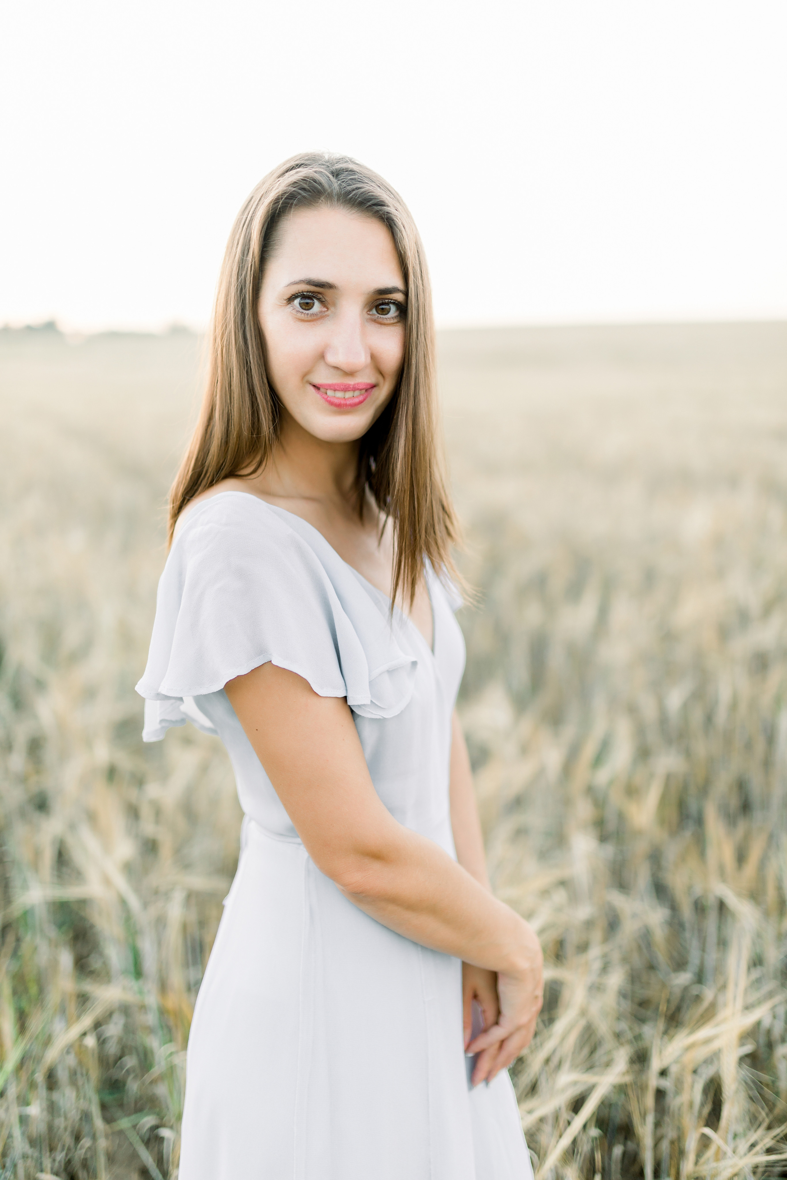 Фотосессия в поле. Лена Крутова. Фотограф в Москве