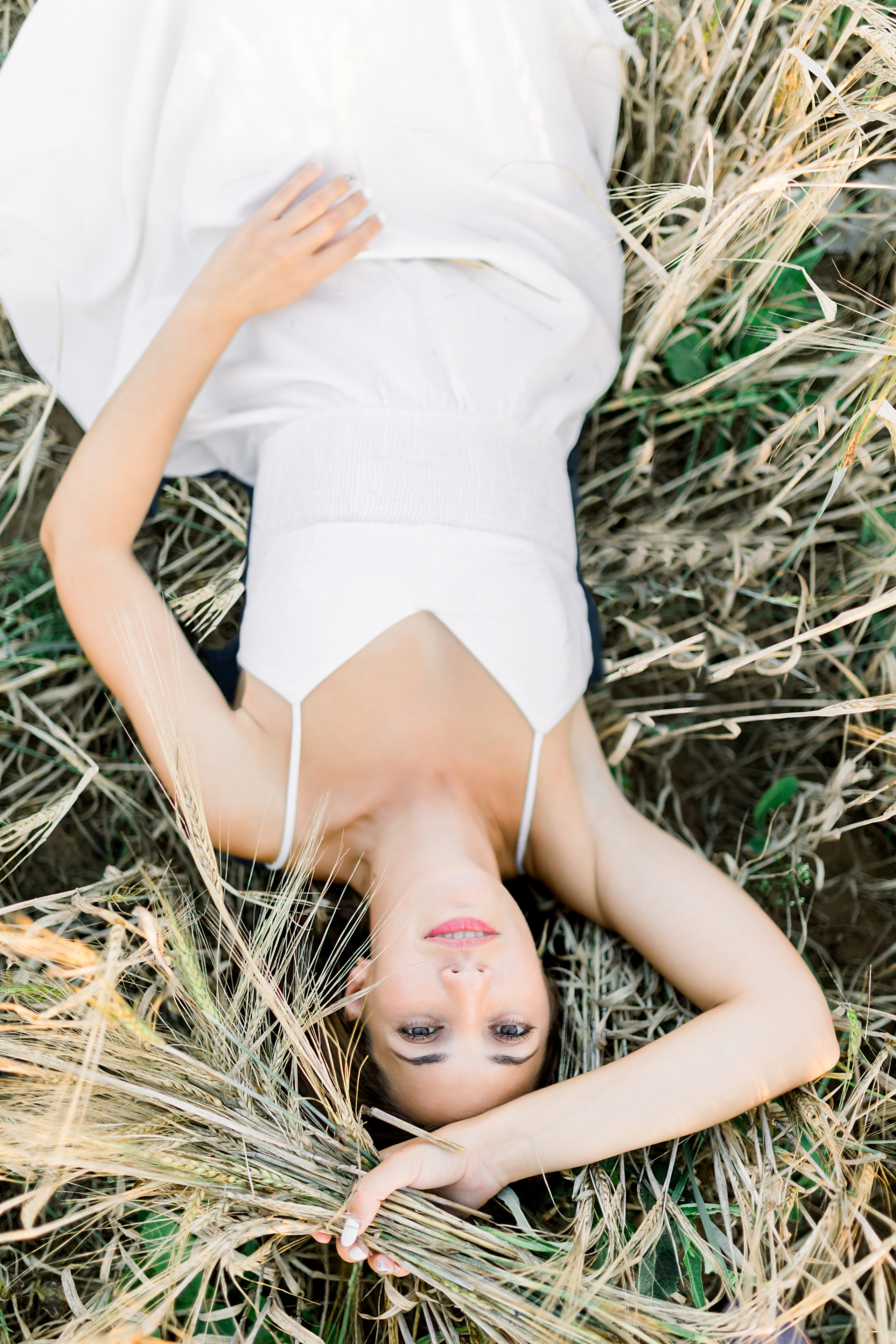 Фотосессия в поле. Лена Крутова. Фотограф в Москве