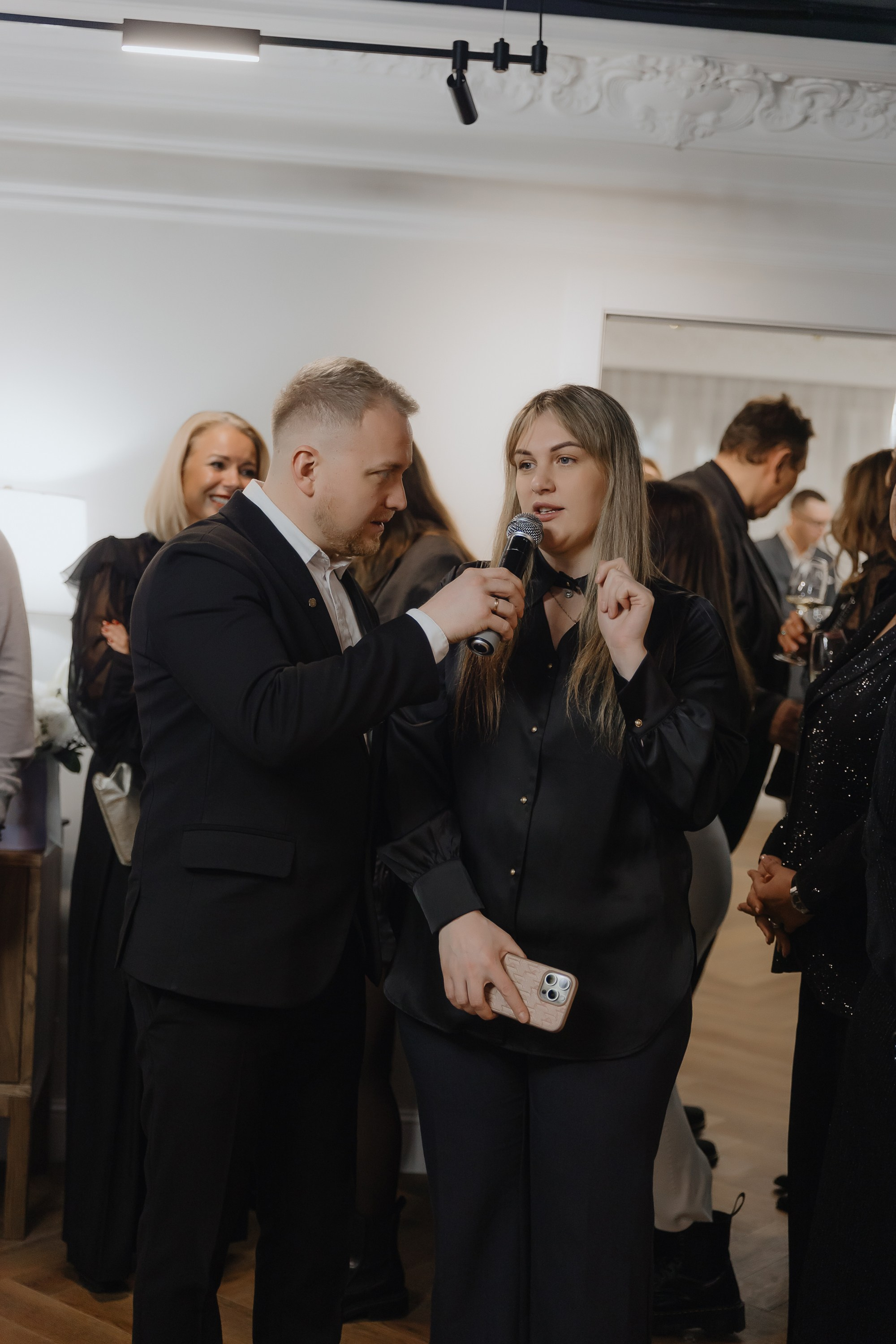 Открытие нового пространства интерьерного салона L. DECO в феврале 2025. L. Deco интерьерный салон. Краски/обои/лепной декор