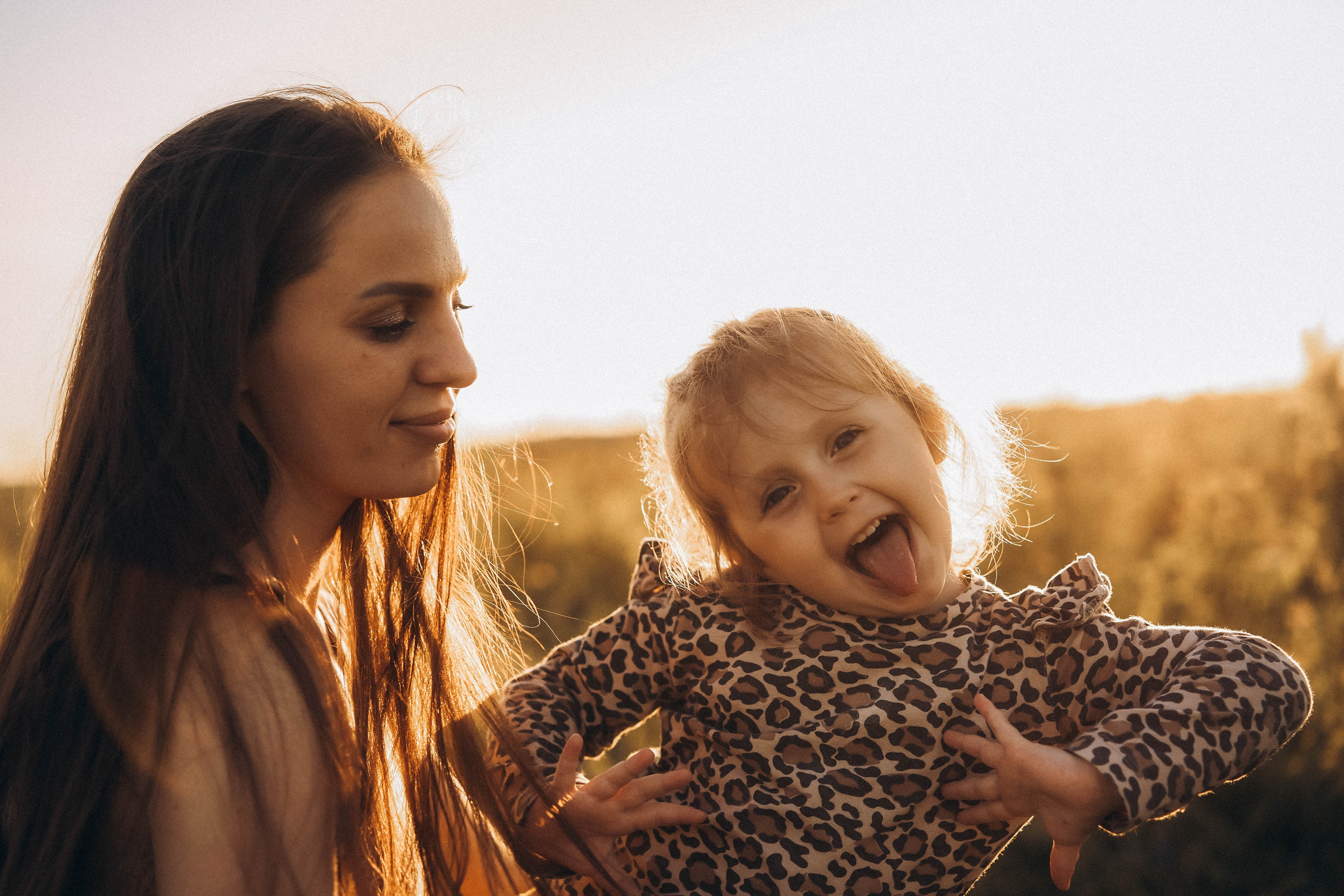 Семейная сьемка в поле на закате. Фотограф Екатеринбург Кокшарова Александра
