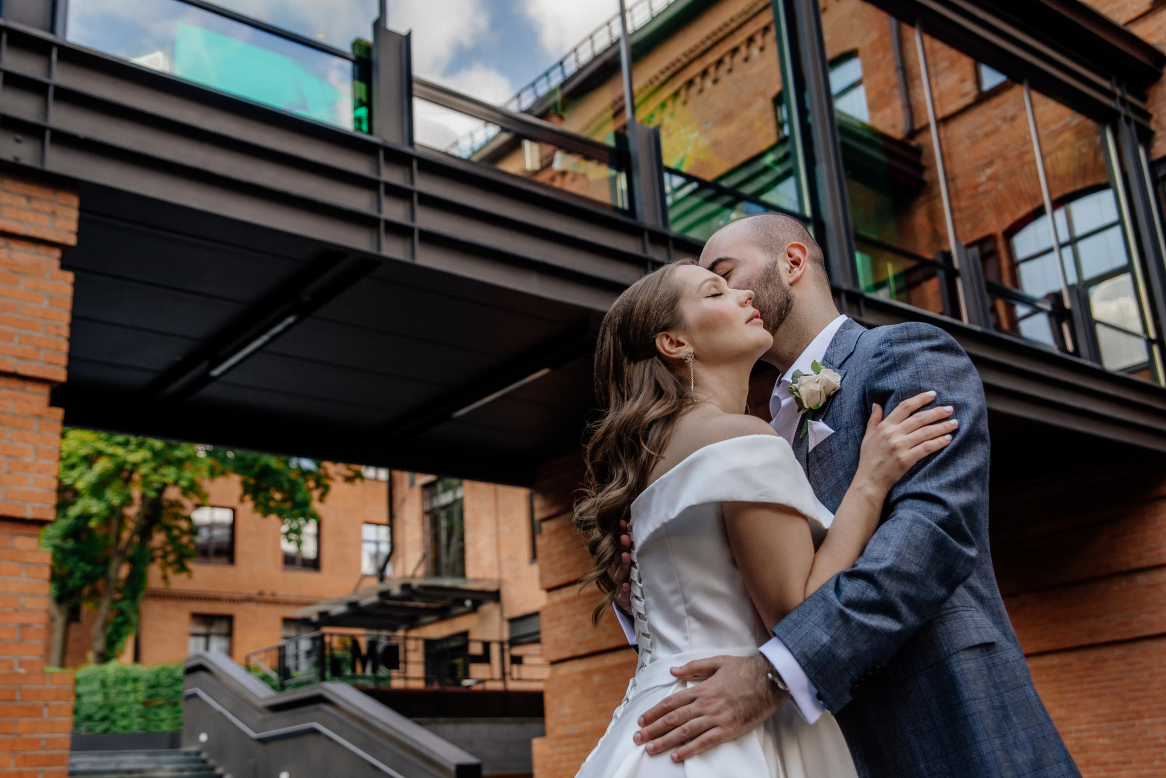 свадебная прогулка на территории даниловской мануфактуры