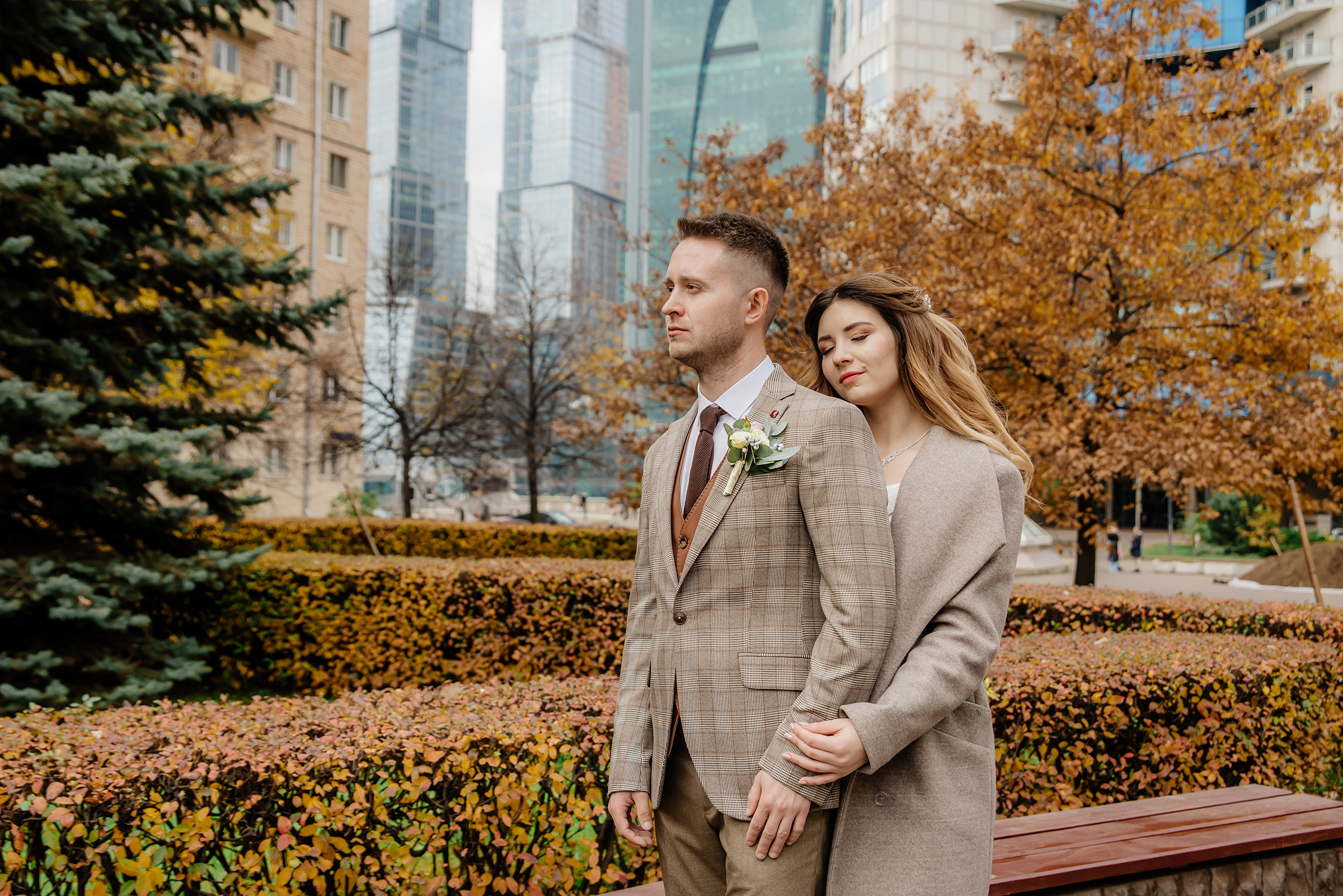 свадебная прогулка осенью по кутузовскому проспекту 