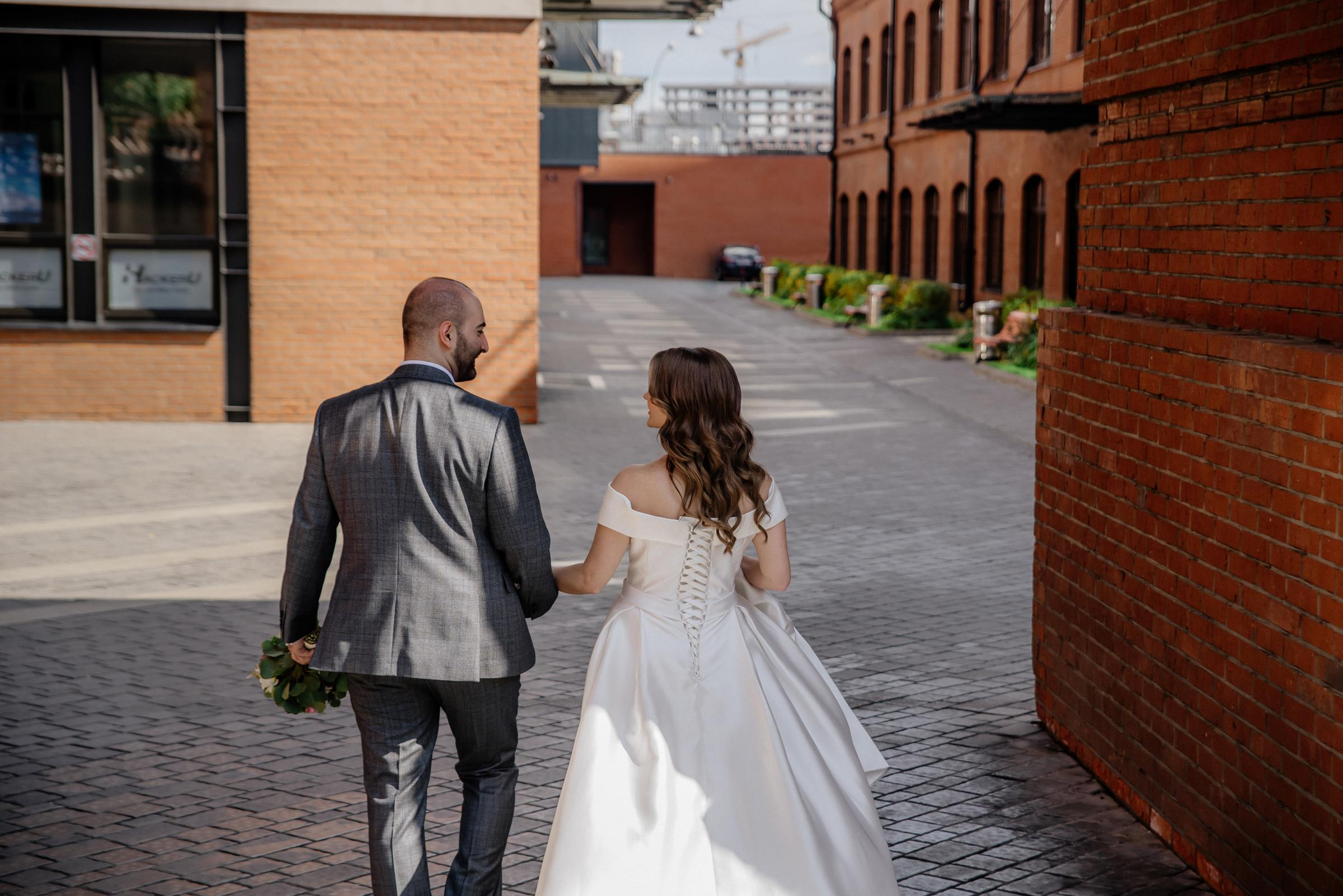 свадебная прогулка на территории даниловской мануфактуры