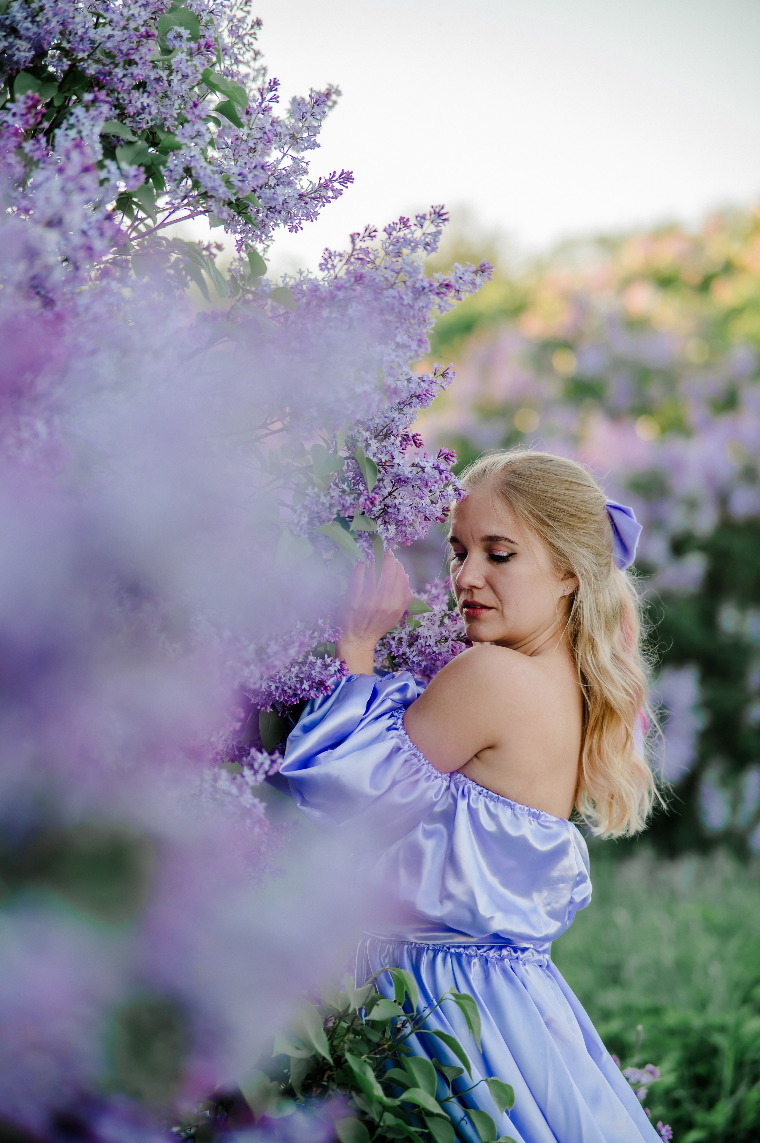 Юлия и сирень. Свадебный и семейный фотограф Евгения Кононова