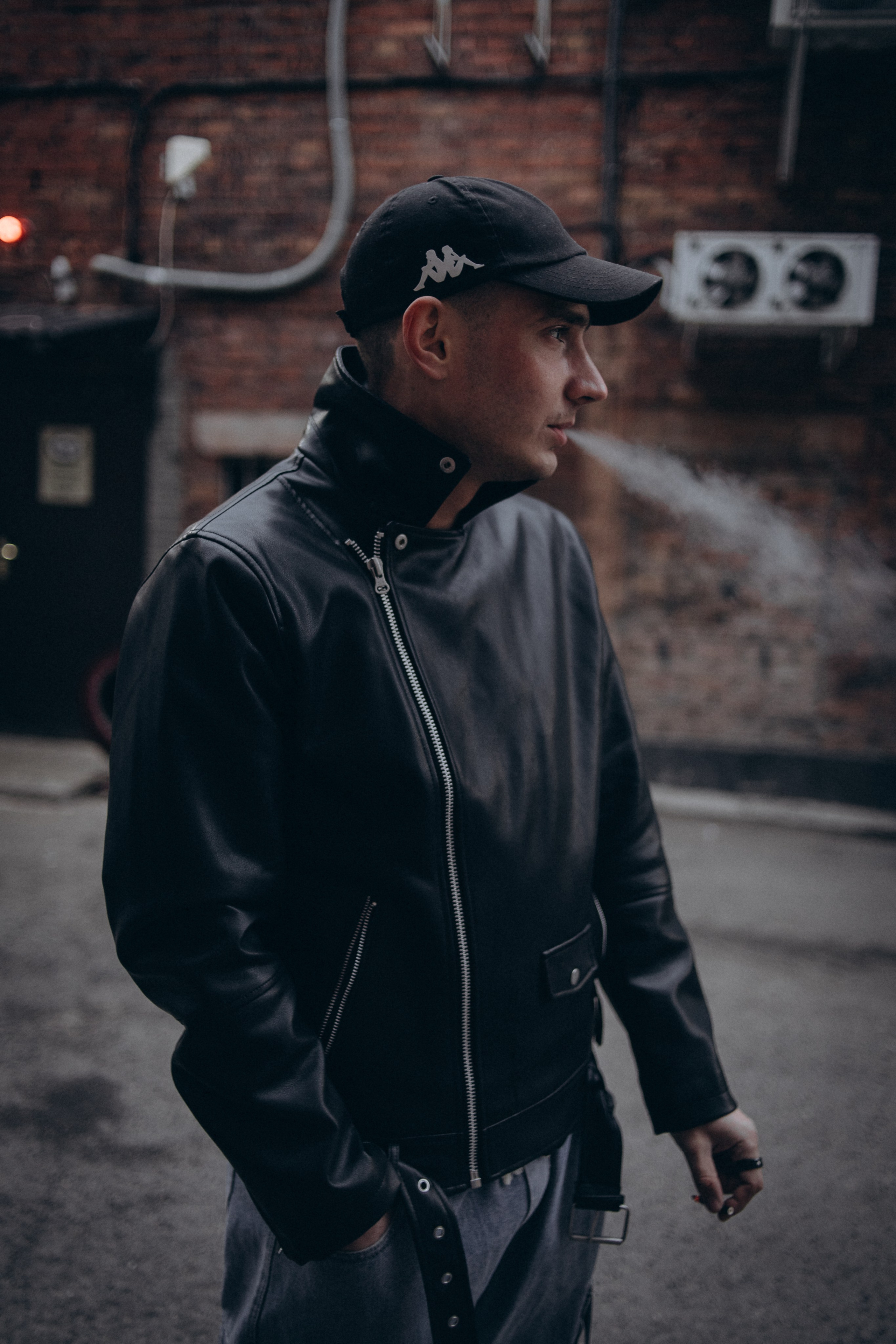 Евгений. Ночь и неон. Фотограф Регина Крикунова г. Красноярск