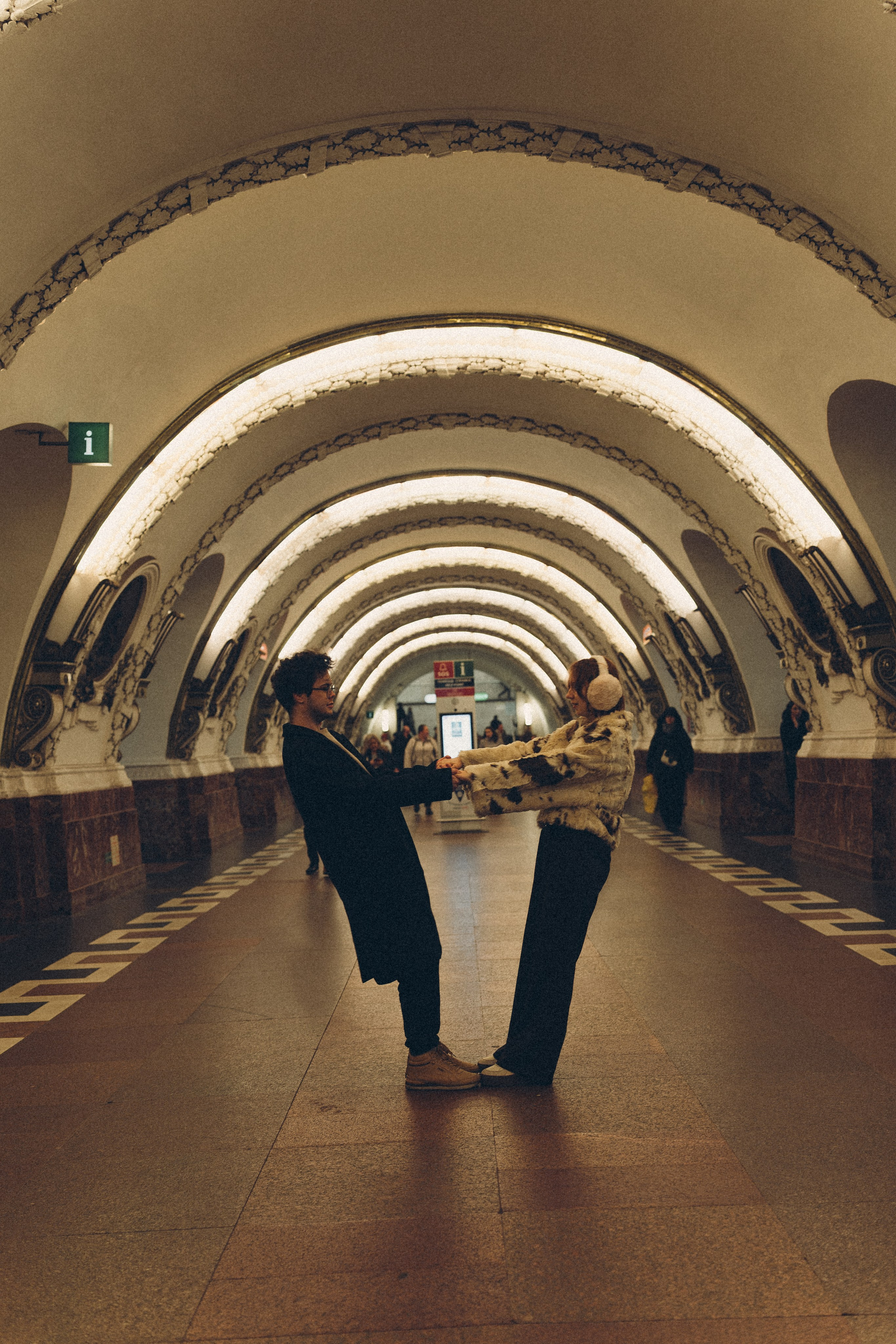 НОВОГОДНЯЯ ФОТОСЕСИИЯ ПАРЫ В МЕТРО ЛЮБОВЬ. Профессиональный фотограф, Санкт-Петербург — Виктория Богомолова