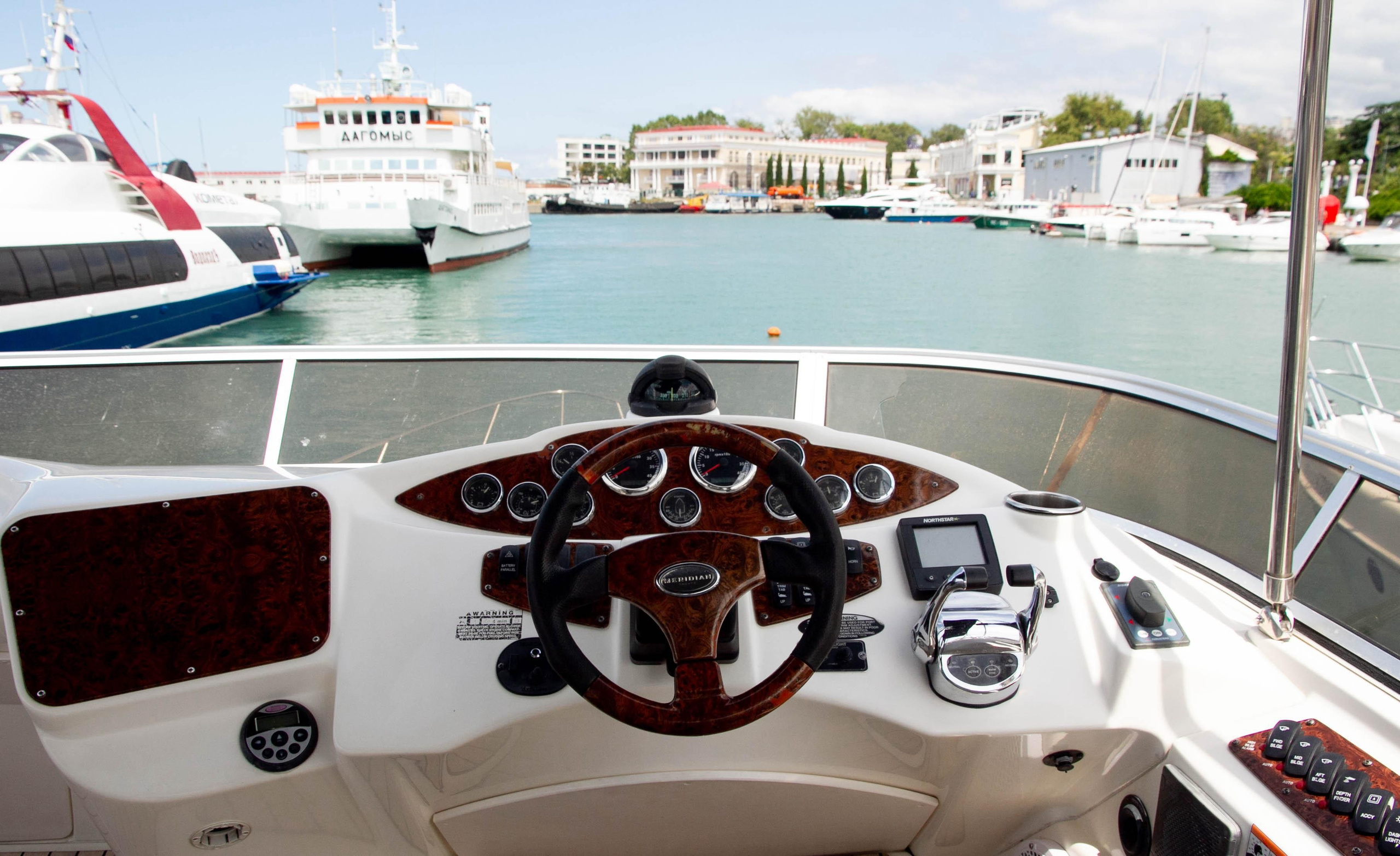 Яхта Принц Аренда Яхты в Сочи Яхтанаморе YACHTNAMORE YACHTANAMORE