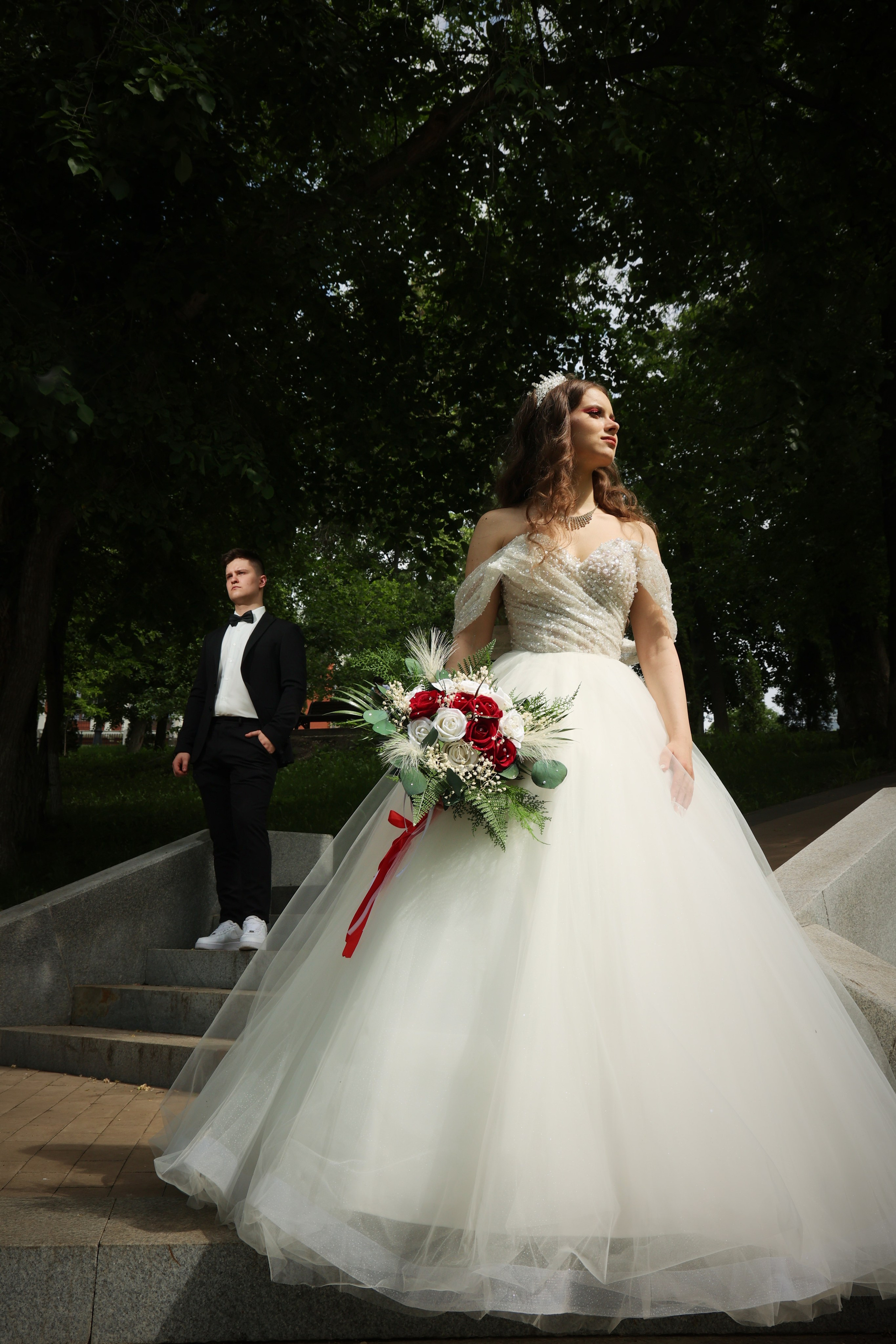Свадебные фотографии в Струковском парке Самары. Свадебный видеограф и свадебный фотограф в Самаре Олег Слеб
