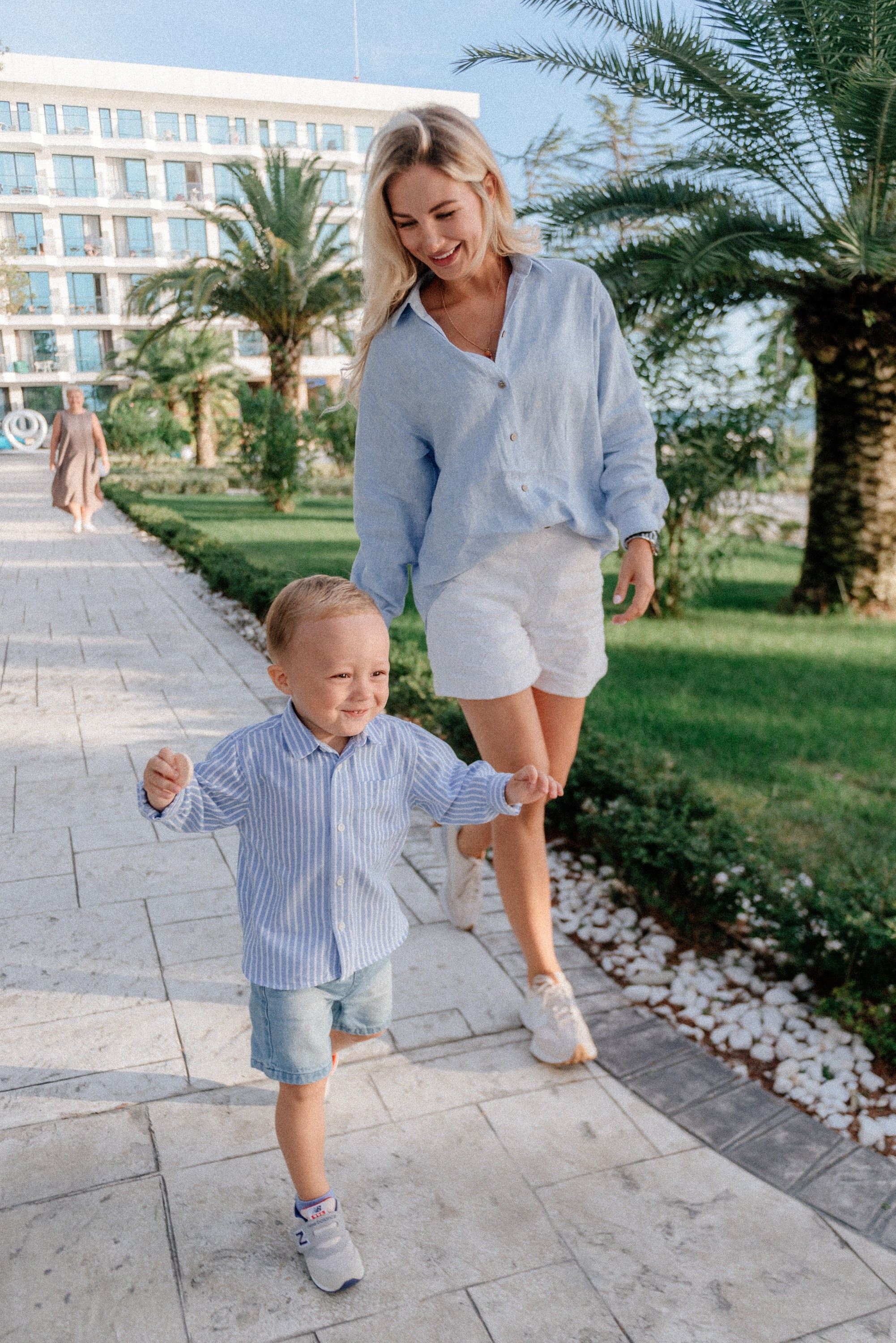 Family photoshoot in Batumi. Fedor Lemeshko — Destination Wedding and Family Lifestyle photographer
