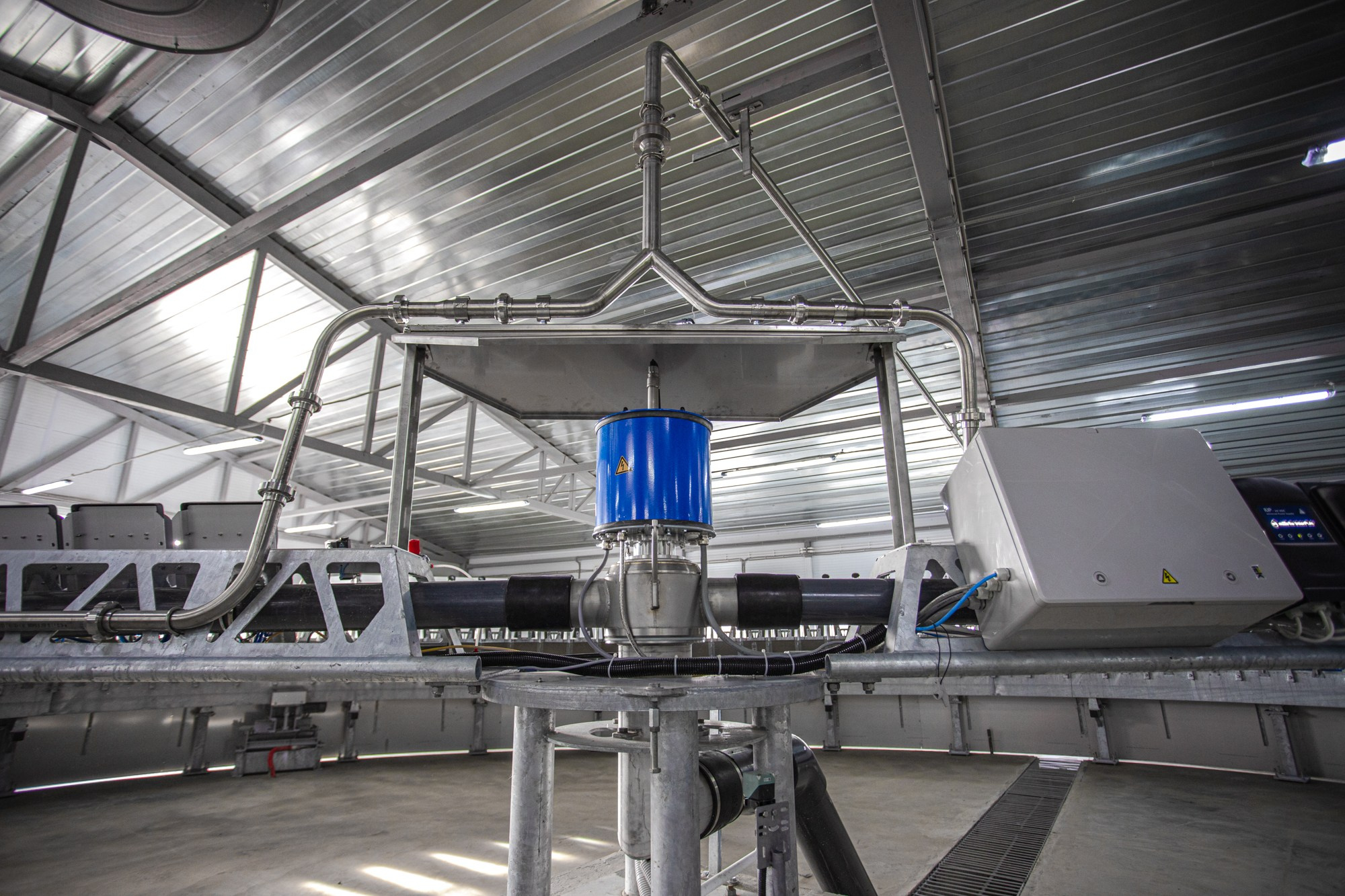 Открытие карусели для дойки скота. Репортажный, промышленный и маркетплейс-фотограф Дмитрий Чернат