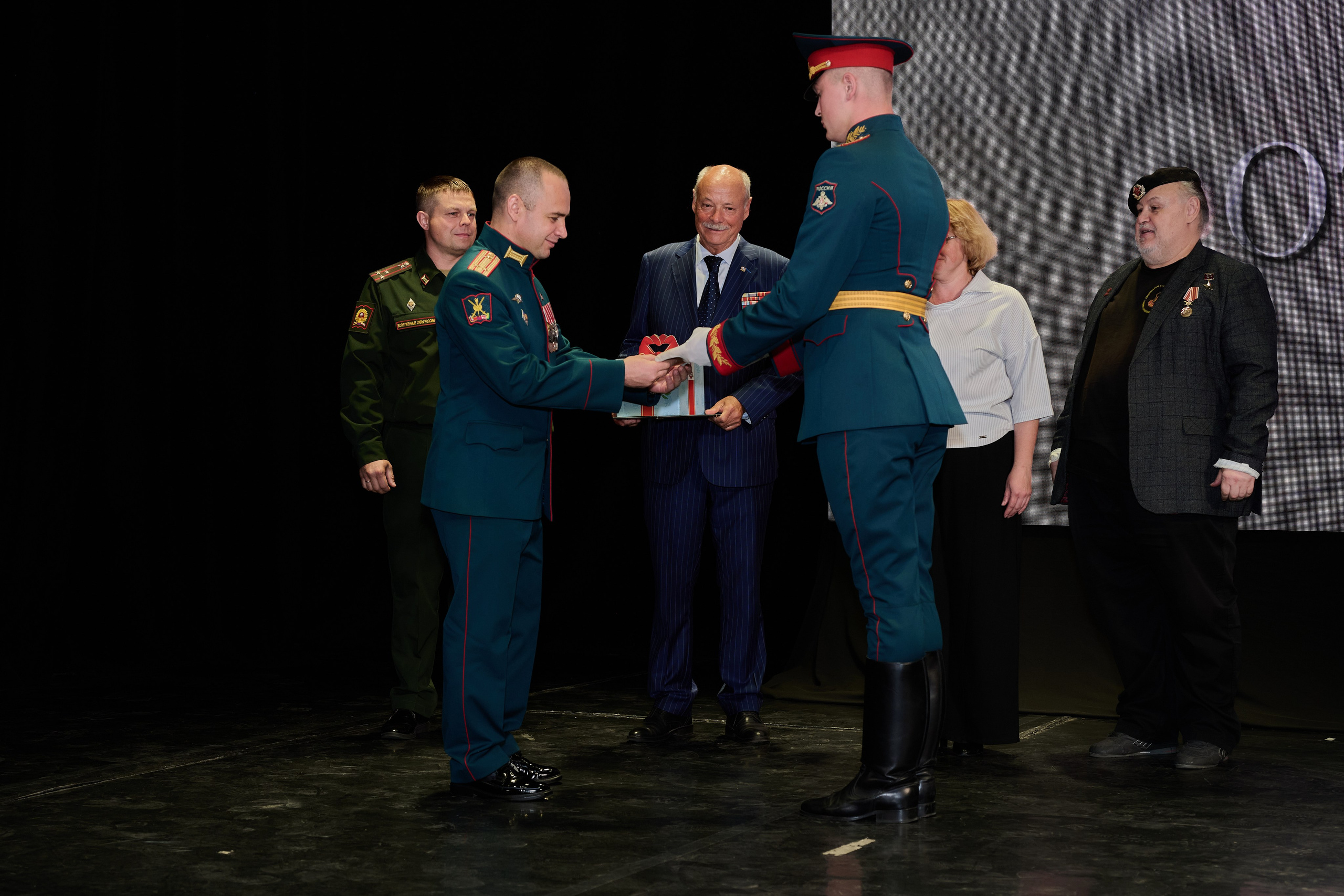 Церемония награждения медалями «Память Героев Отечества». Фотограф Роман Адлер