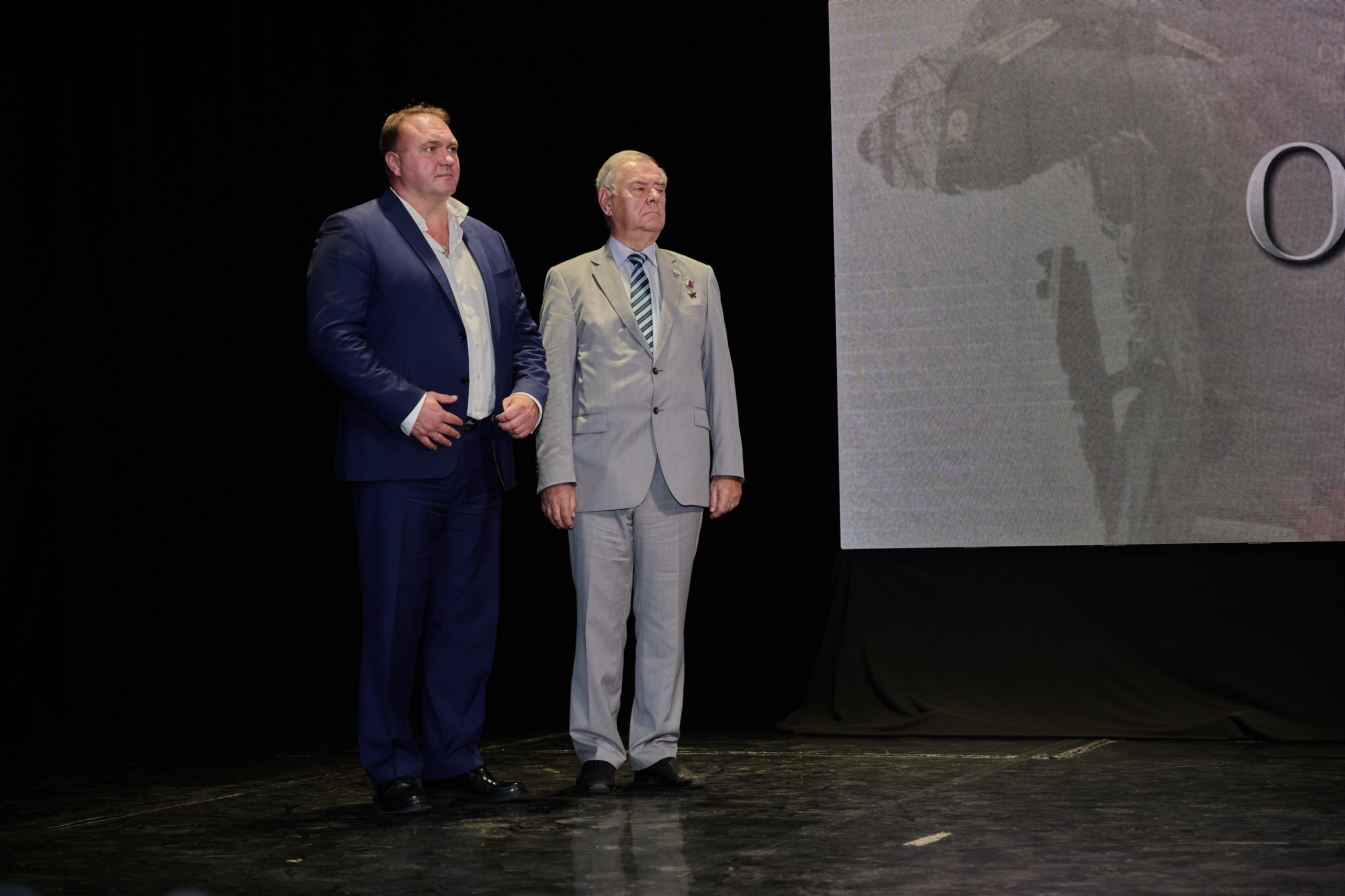 Церемония награждения медалями «Память Героев Отечества». Фотограф Роман Адлер