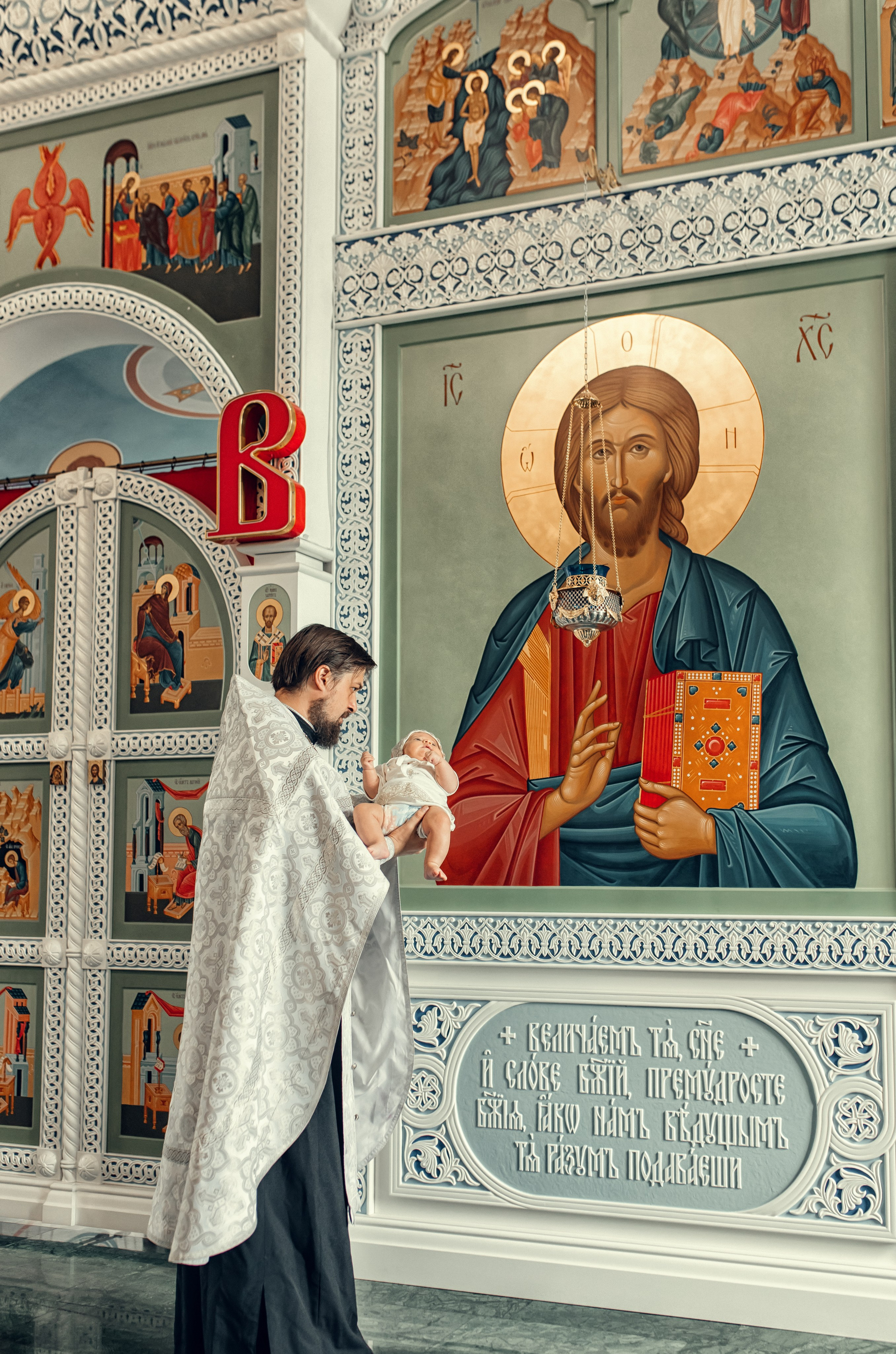 Таинство крещения Евы в храме Успения Пресвятой Богородицы в г. Богородск. Екатерина Крапивина фотограф церковных Таинств в Нижний Новгороде