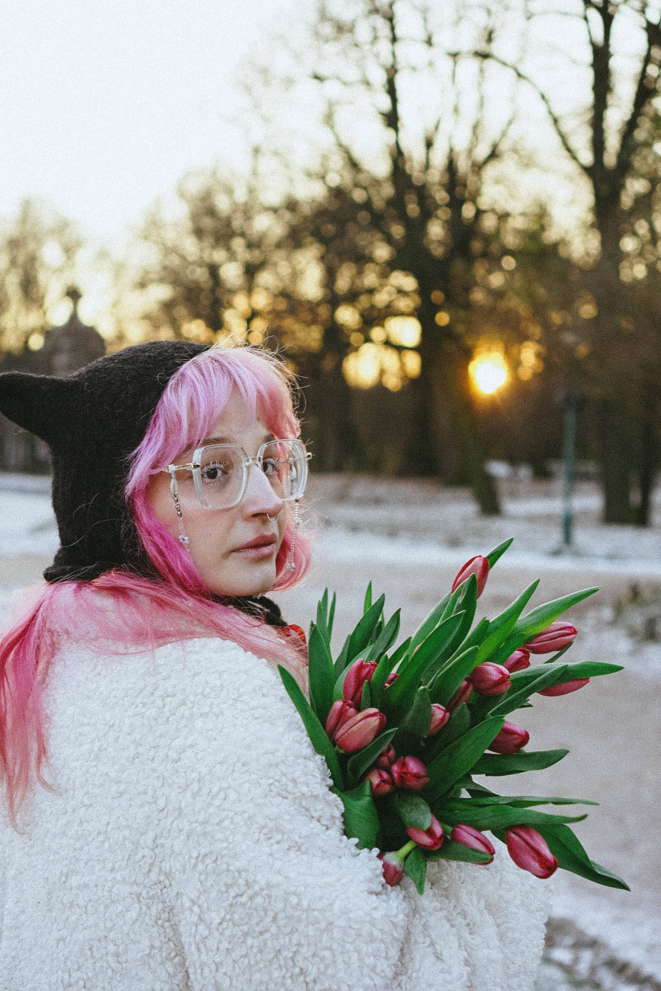 Прогулочная фотосессия с тюльпанами. Профессиональный фотограф, Санкт-Петербург — Виктория Богомолова