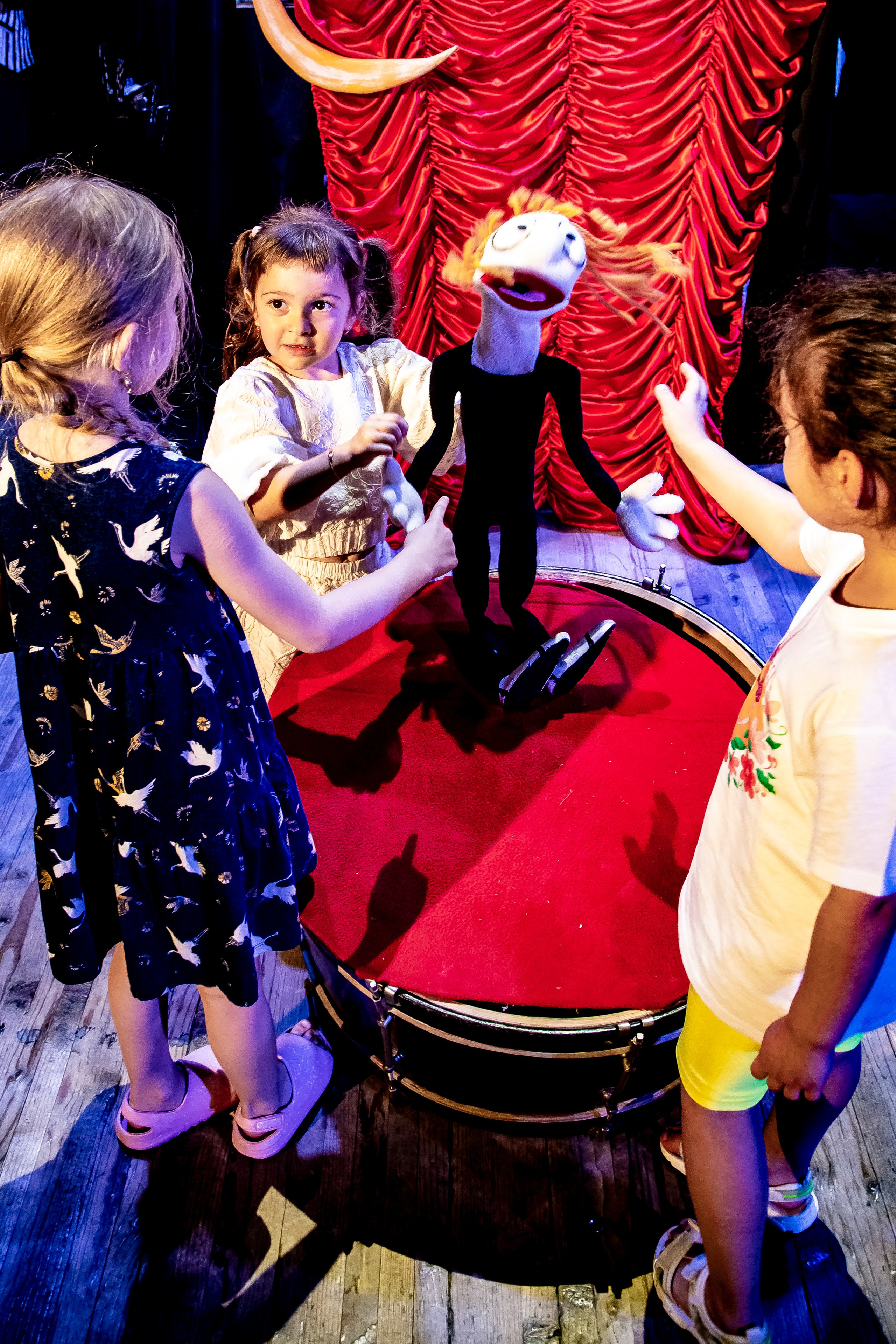 Цирк из Саквояжа спектакль театра САКВОЯЖ. Фотограф в Сочи Юрий Шептаев