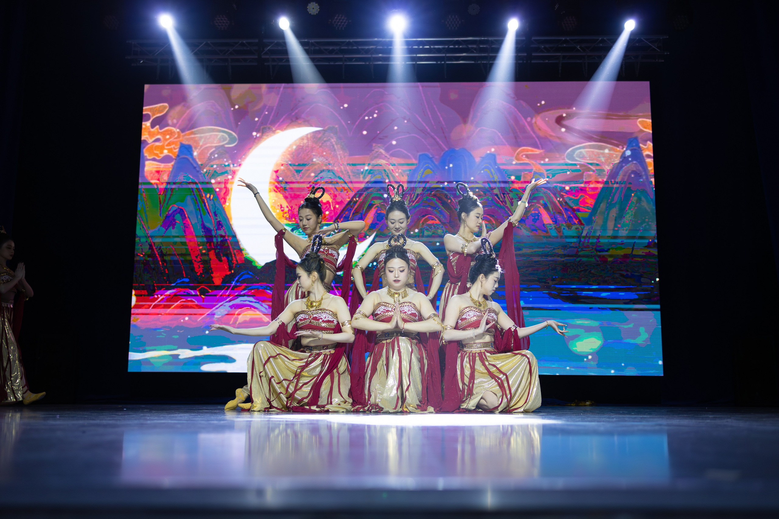 День международного студенческого единства в ДВФУ. Олег Катакинов| Репортажный фотограф в городе у моря (Владивосток)