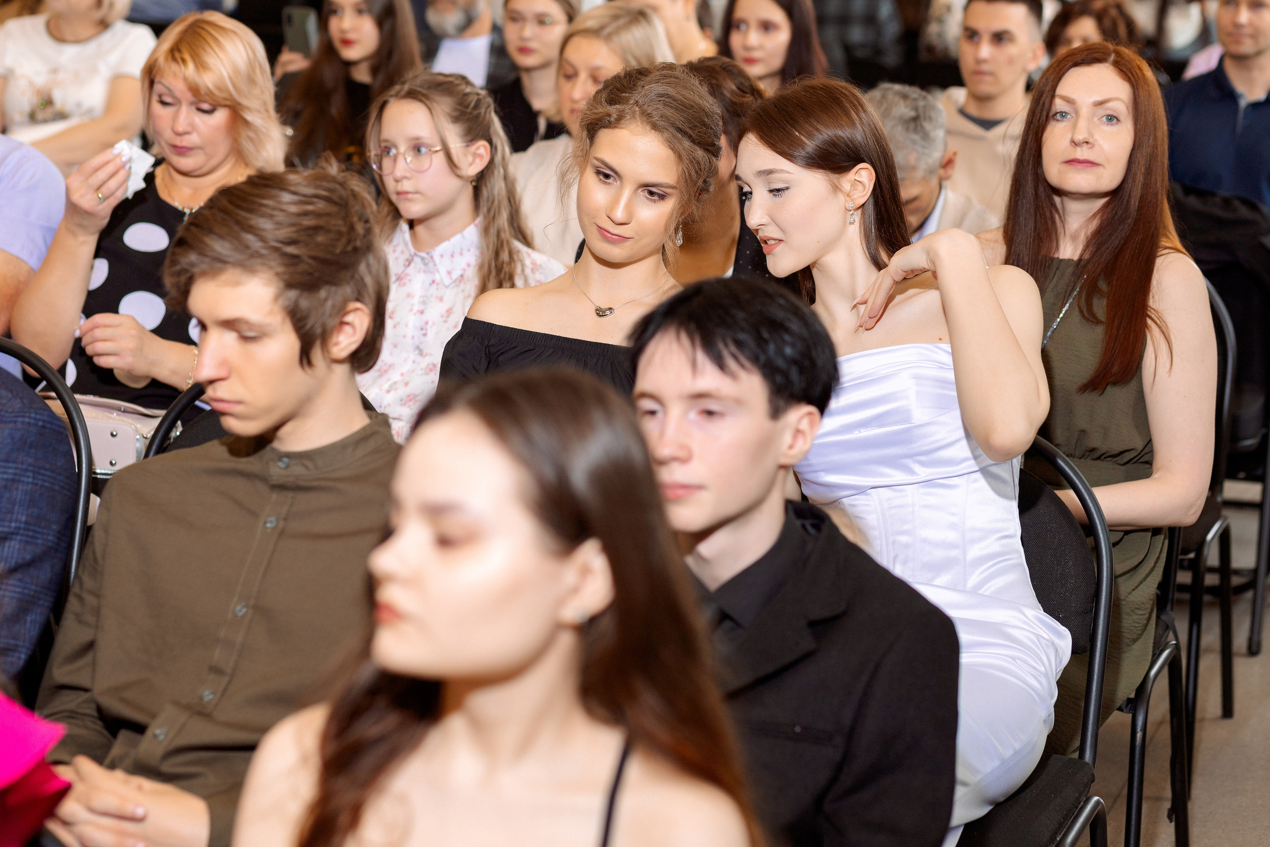 ВРУЧЕНИЕ АТТЕСТАТОВ: Пример. Все фото. Профессиональный фотограф в Ижевске Леша Петров