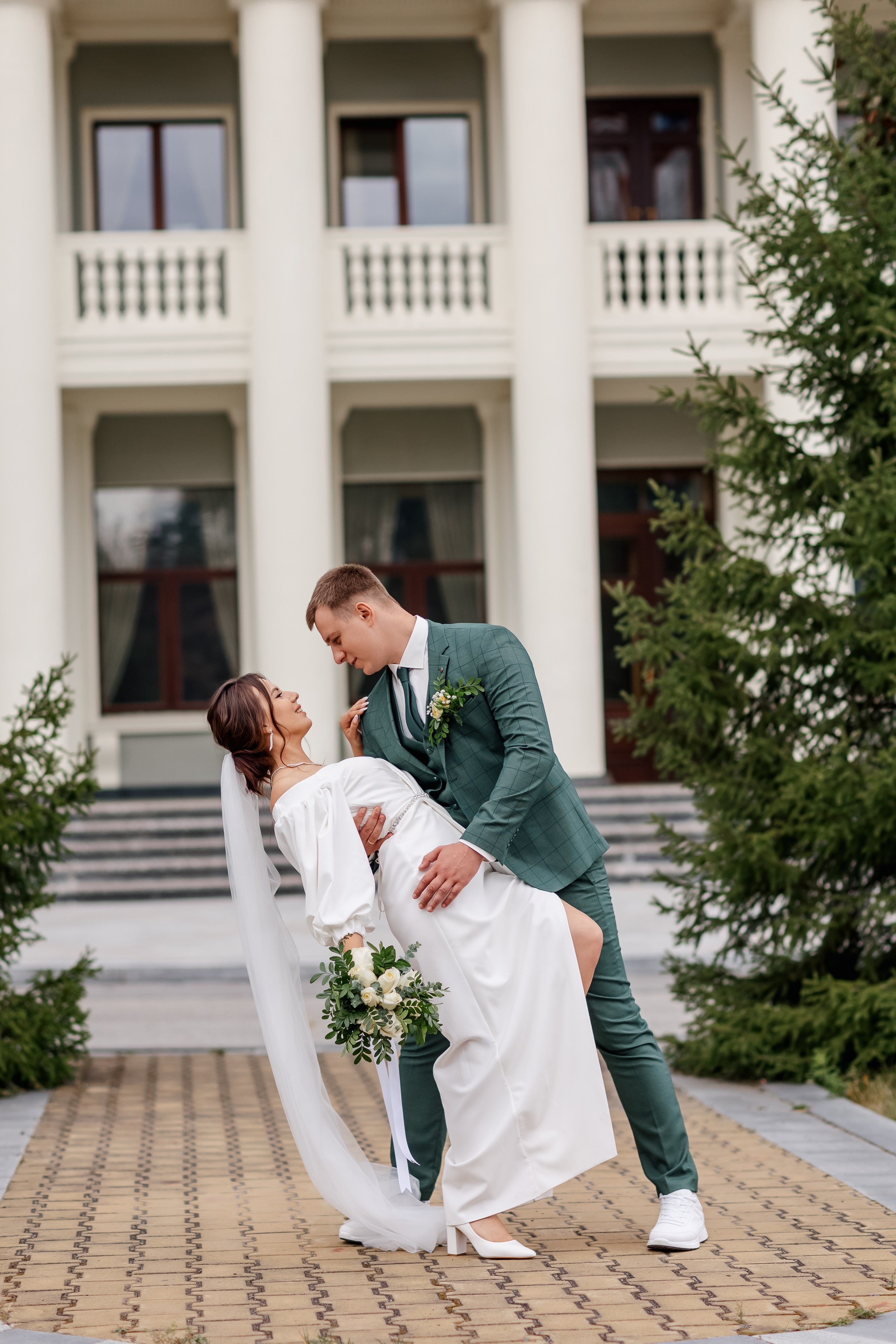 Олег и Юлия. Свадебная прогулка. Свадебный фотограф в Хабаровске