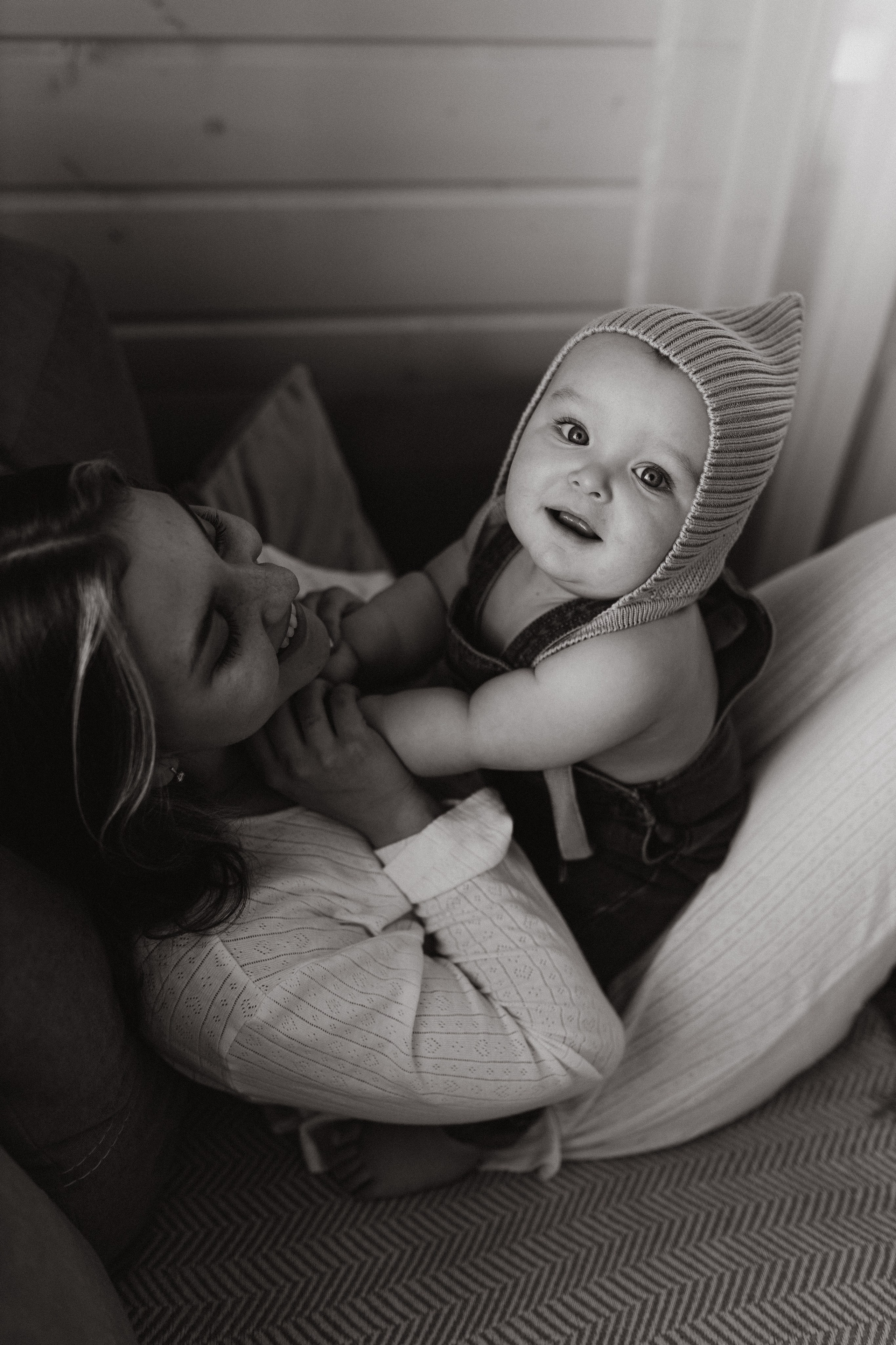 Яна и Тимофей. Домашняя съёмка. Семейный фотограф Тихвин, Санкт-Петербург и ЛО