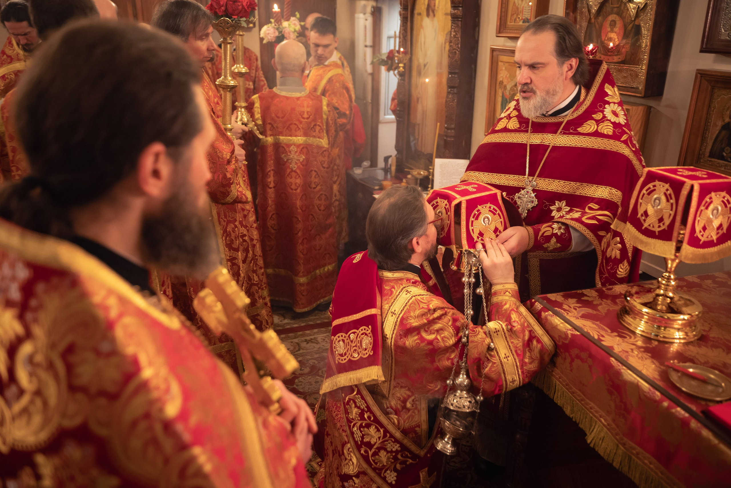Богородский храм. Пасха. Полунощница, Божественная литургия. Антон и Татьяна Денисенко — В храме