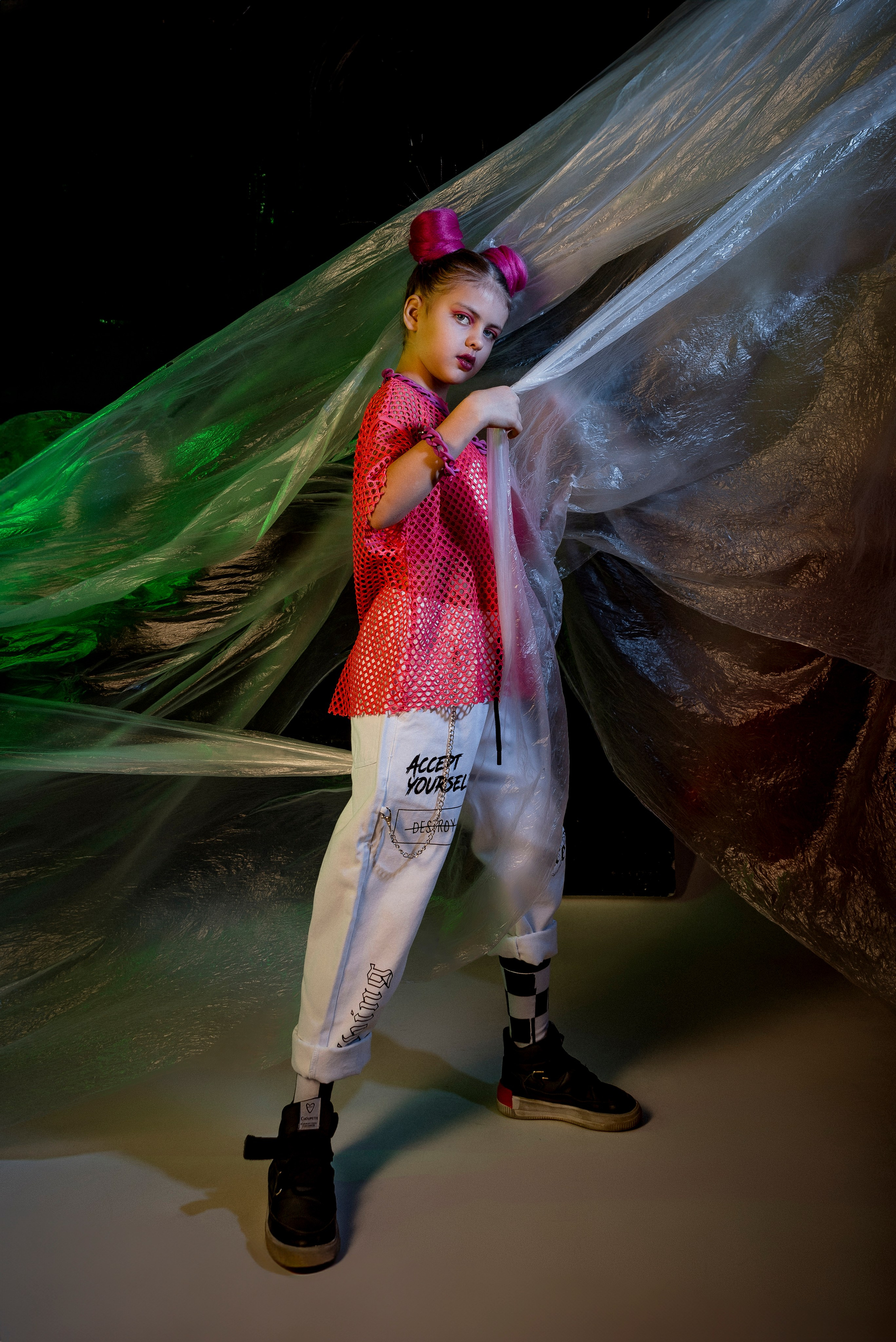 неоновая фотосессия в студии в сочи