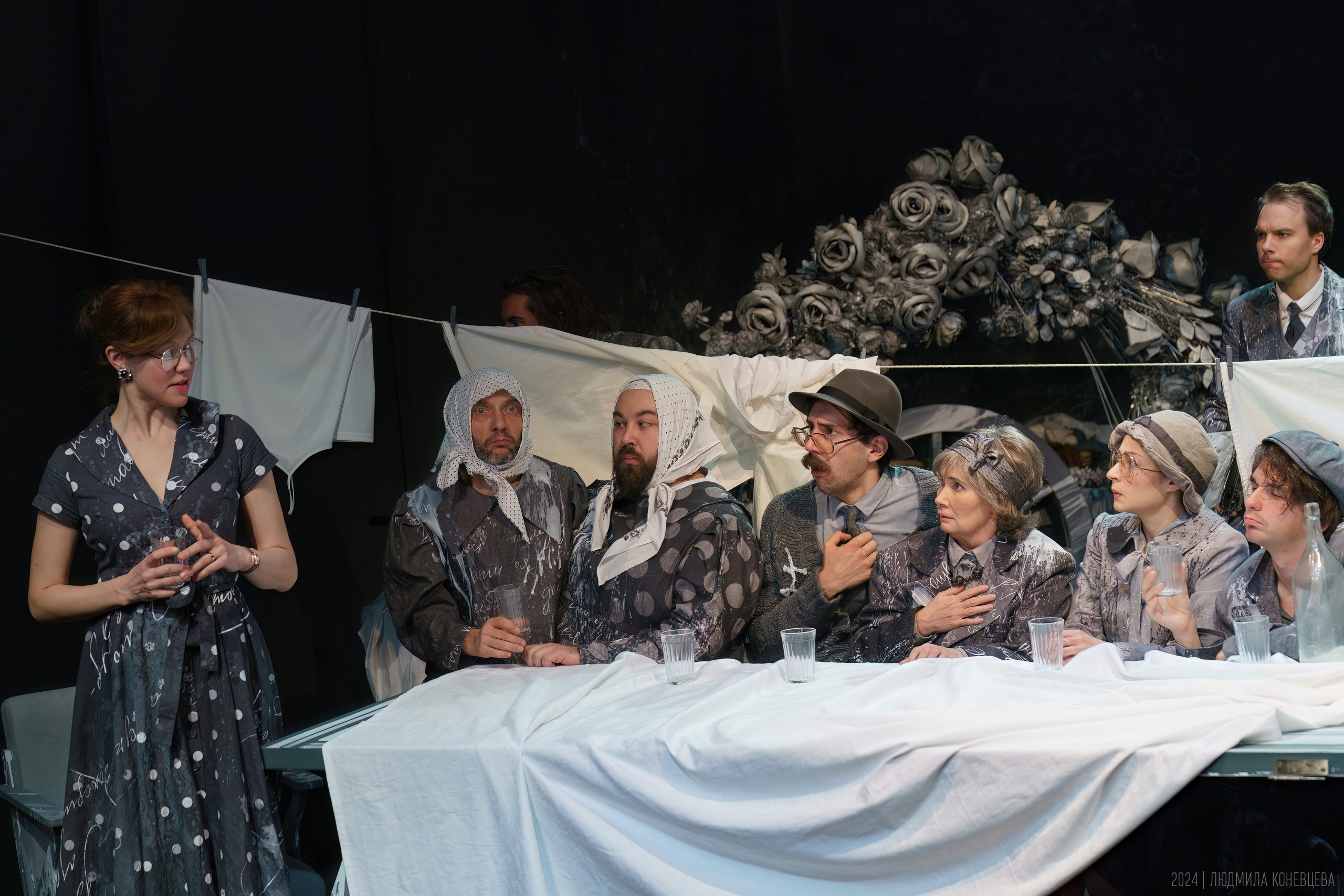 «Свет­лые души, или О том, как на­пи­сать рас­сказ», режиссер Михаил Крылов, Мастерская Петра Фоменко. Театральная фотография