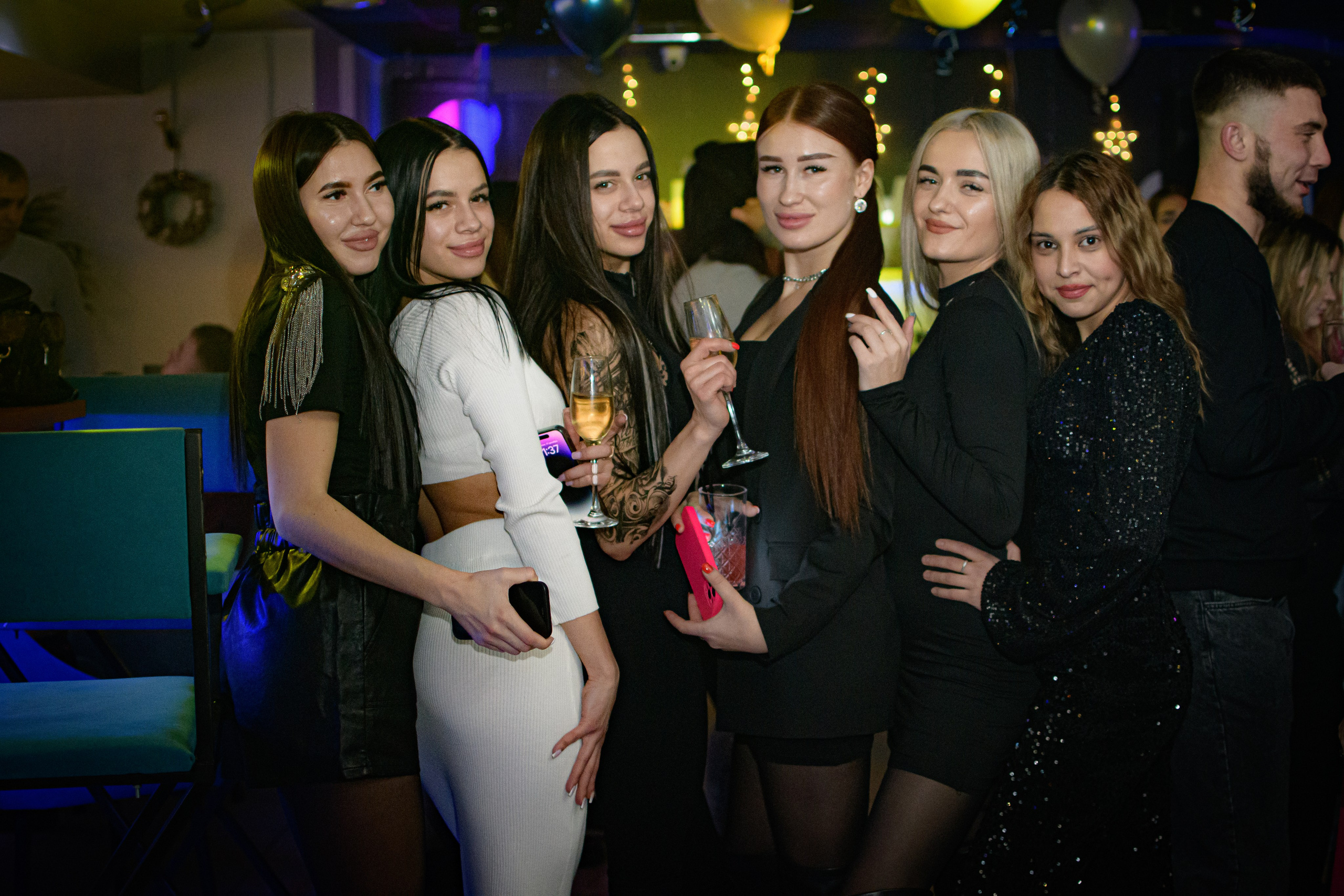 HOLLYWOOD / 6 YEARS. Photokarish