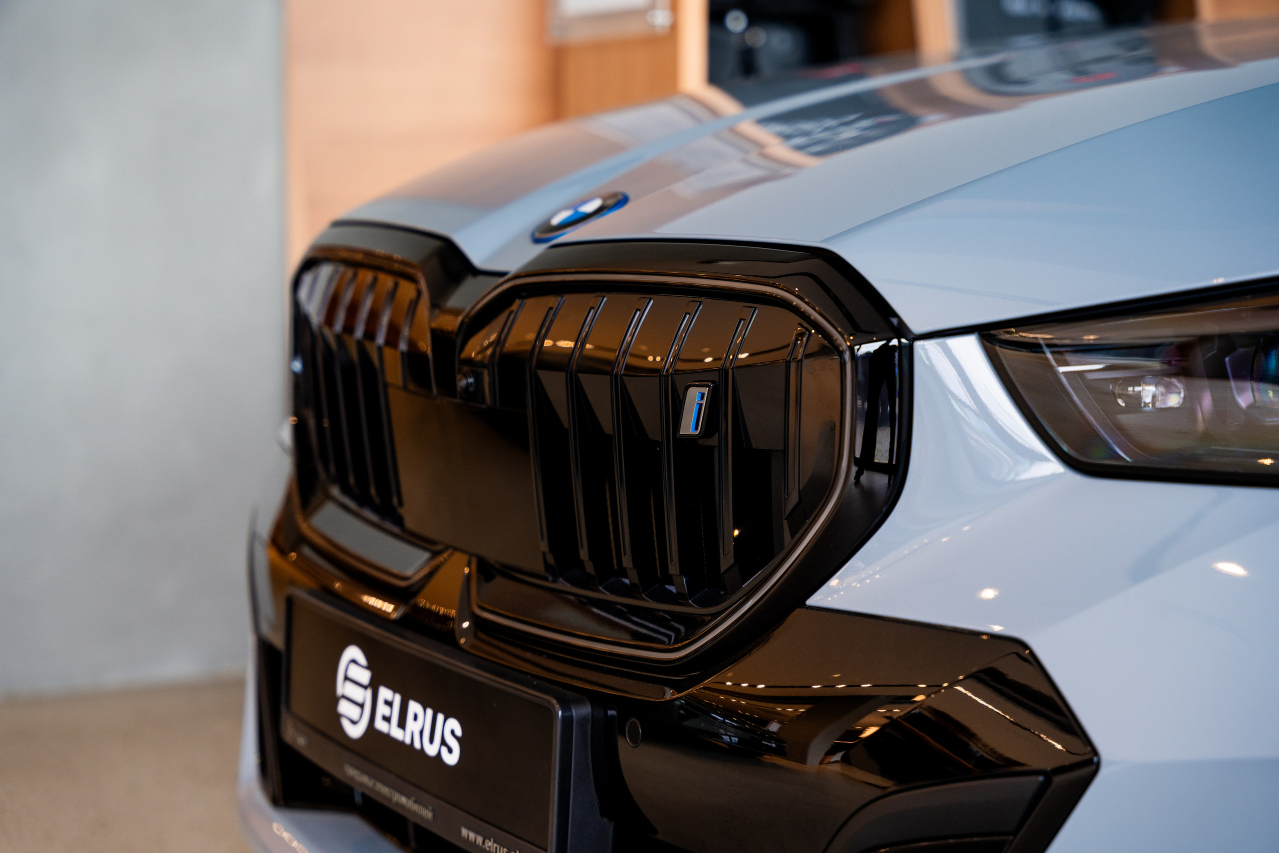 Интерьерная фотосъемка автосалона Elrus в Краснодаре. Zeekr, LiXiang Профессиональная фотосъемка интерьера премиум-автосалона в Краснодаре. Шедевры для Вас! Фотограф и Видеограф в Краснодаре Пахиев Руслан