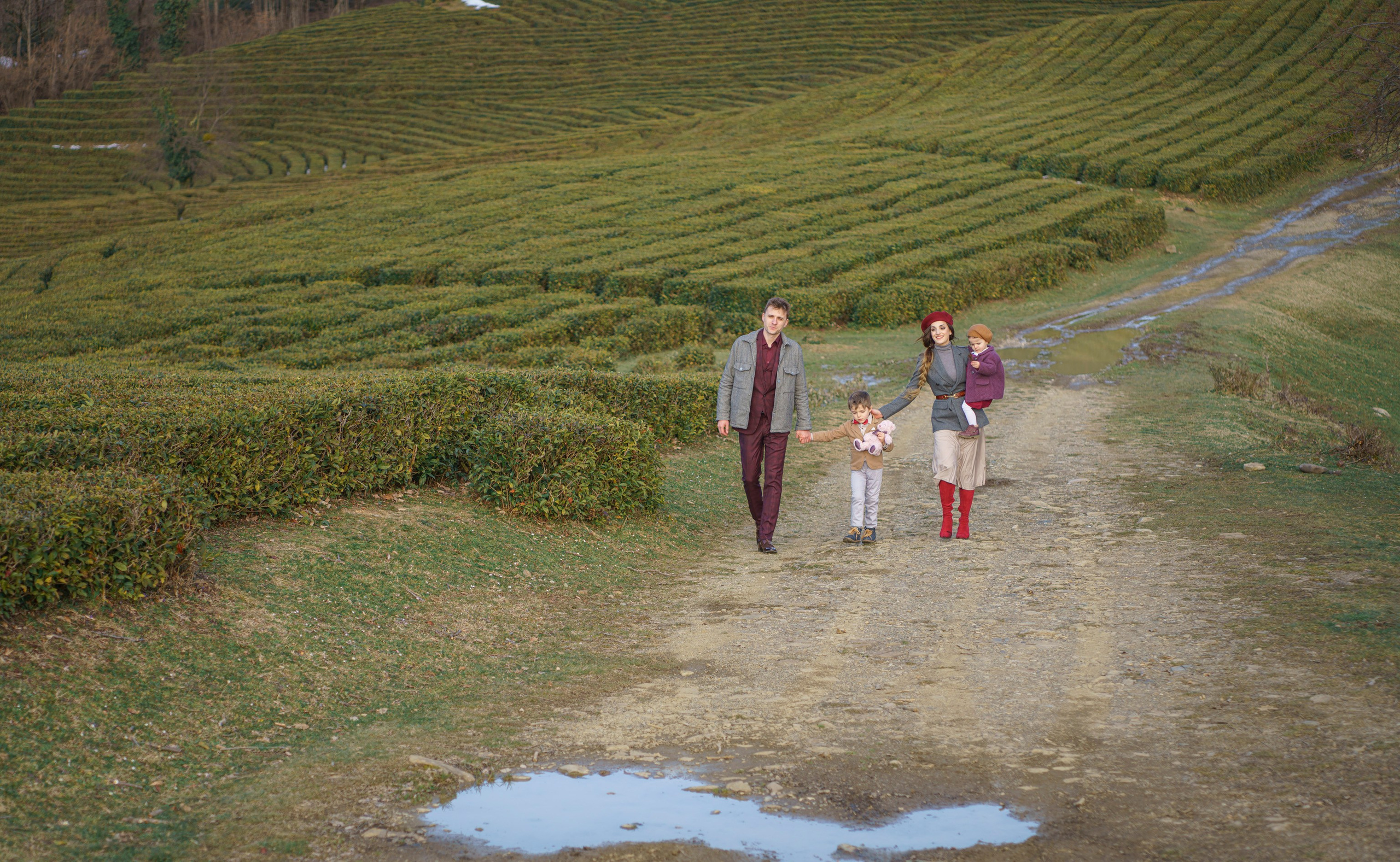 Семья на чайной плантации. Фотограф Сергей Танков