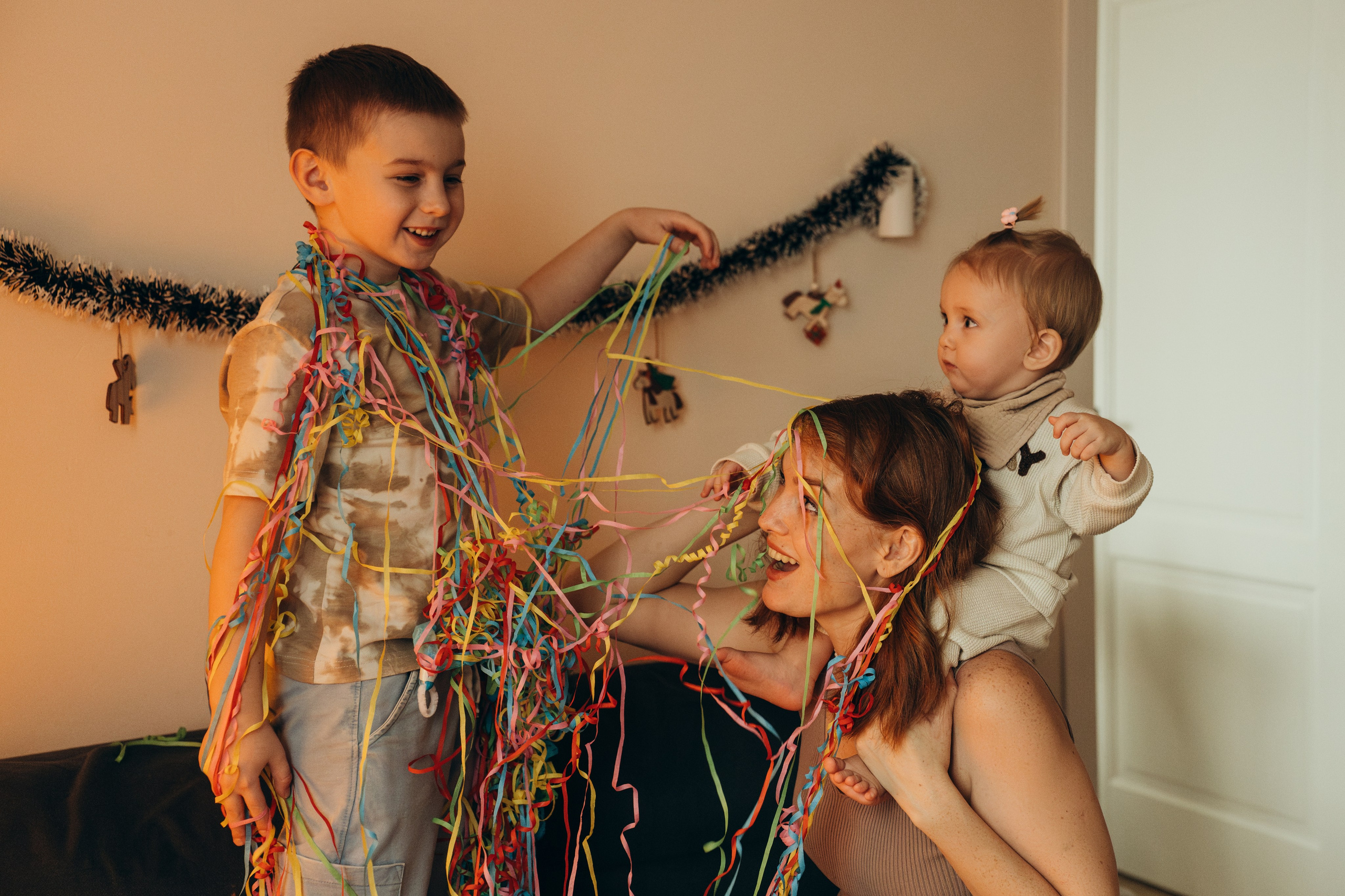 Анастасия, Ярослав и Асия