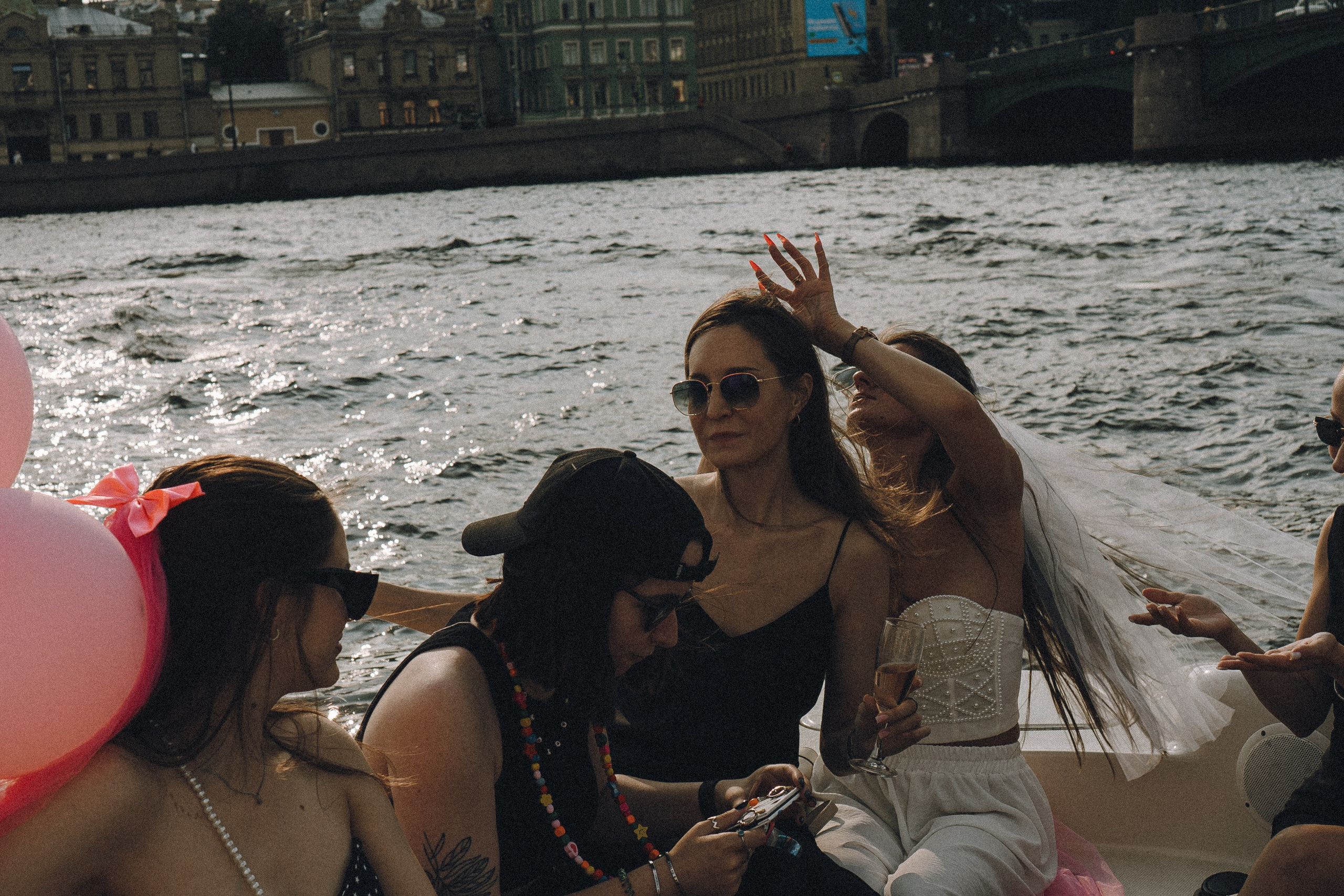 ДЕВИЧНИК НА КАТЕРЕ. Профессиональный фотограф, Санкт-Петербург — Виктория Богомолова
