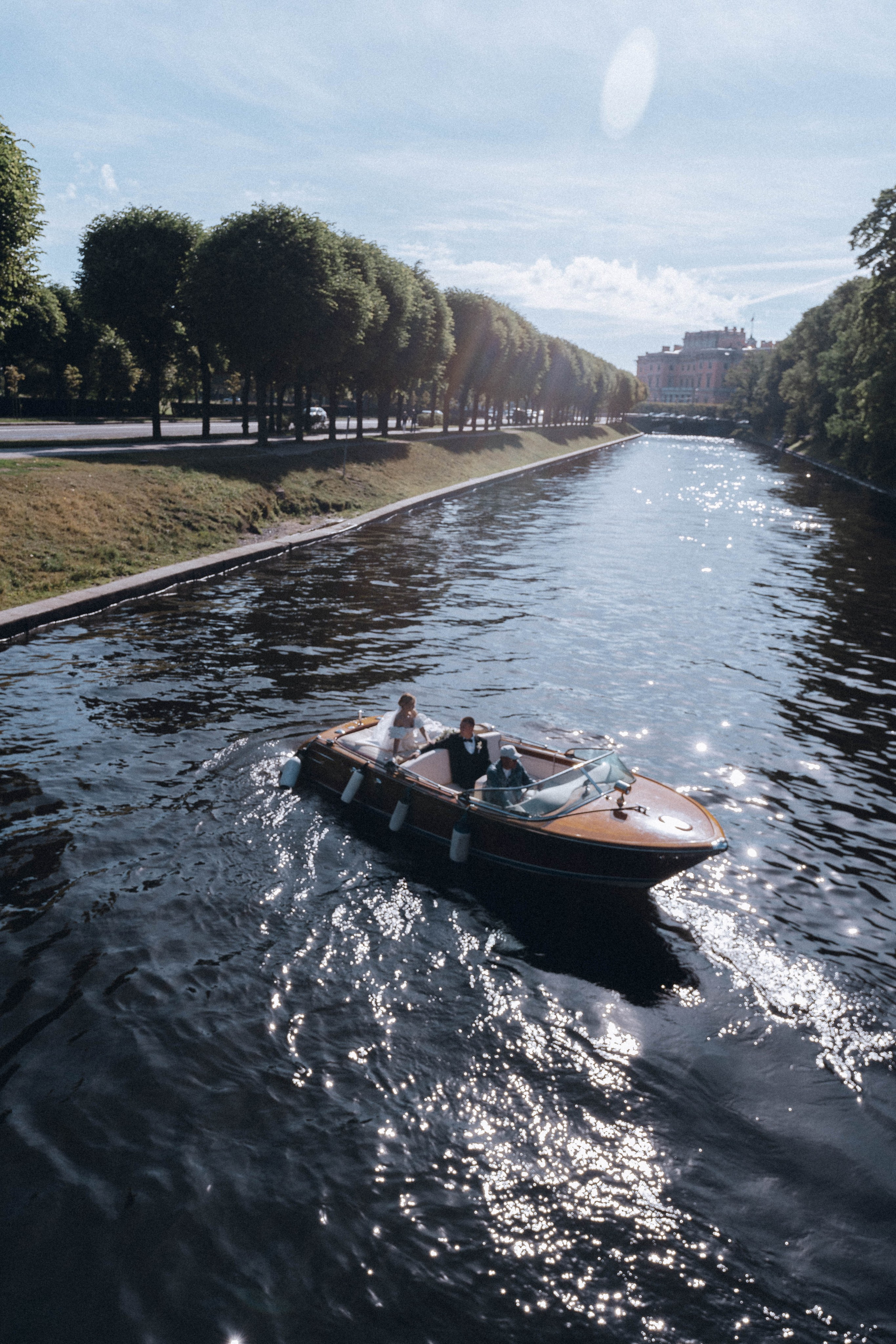 СВАДЕНБНАЯ СЬЕМКА НА КАТЕРЕ ПО КАНАЛАМ САНКТ-ПЕТЕРБУРГА И В АКВАТОРИИ НЕВЫ. Профессиональный фотограф, Санкт-Петербург — Виктория Богомолова