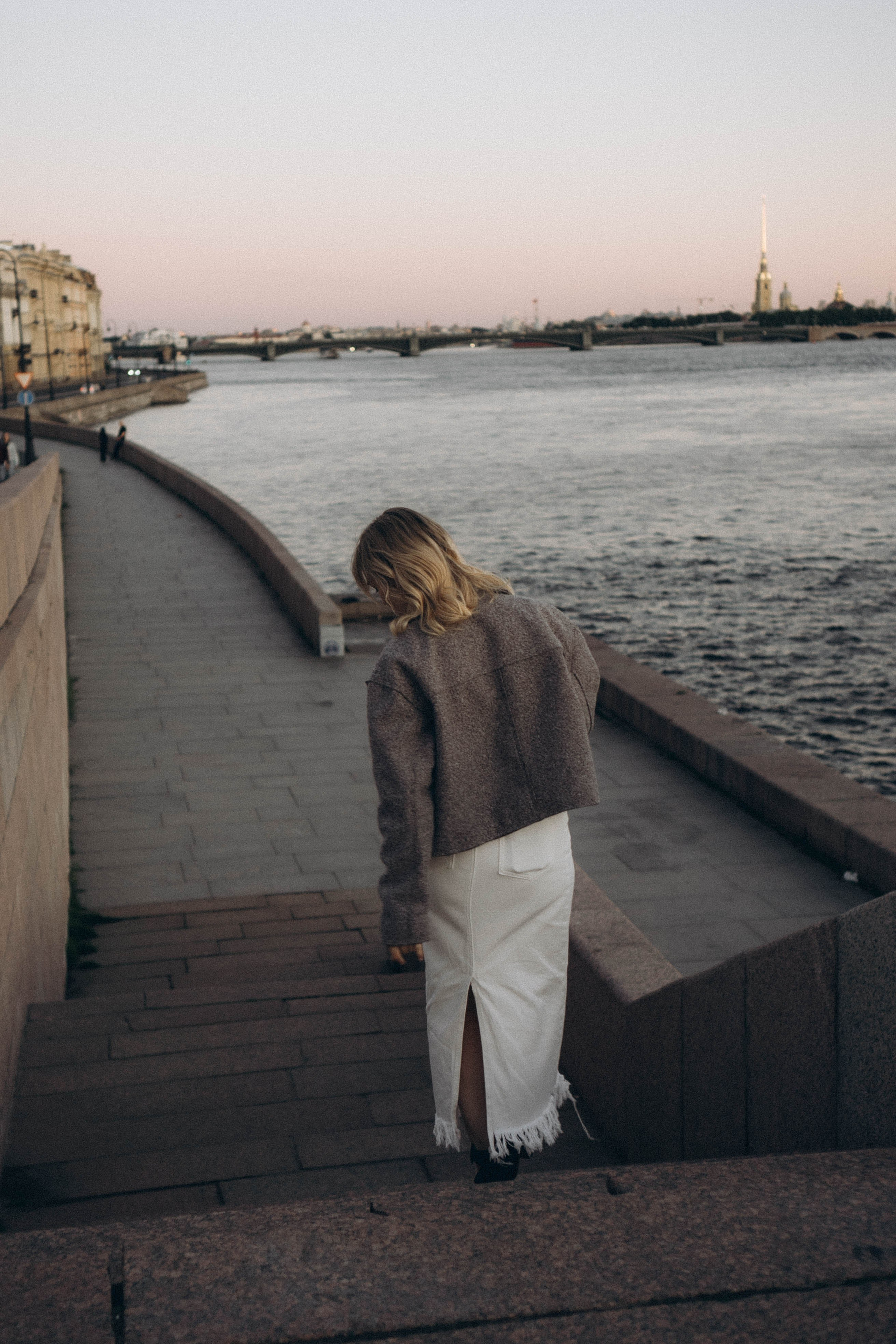ПРОГУЛКА ПО ГОРОДУ В БЕЛЫЕ НОЧИ (другой вариант). Профессиональный фотограф, Санкт-Петербург — Виктория Богомолова
