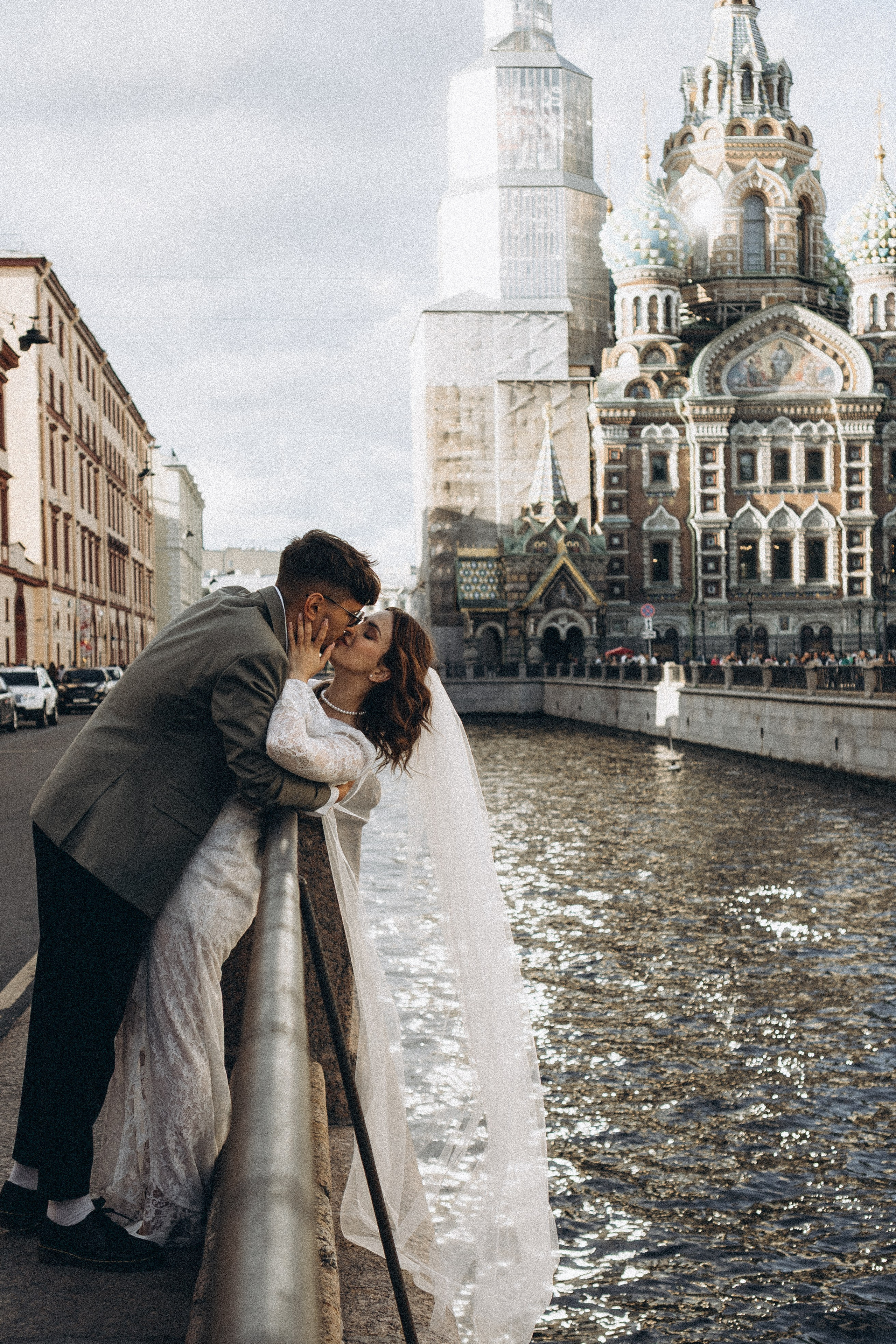 СВАДЕБНАЯ ПРОГУЛКА ВОЗЕ ИСАИКЕВСКОГО СОБОРА АСТОРИИ И ЗАКОНОДАЛЕТНОГО СОБРАНИЯ. Профессиональный фотограф, Санкт-Петербург — Виктория Богомолова