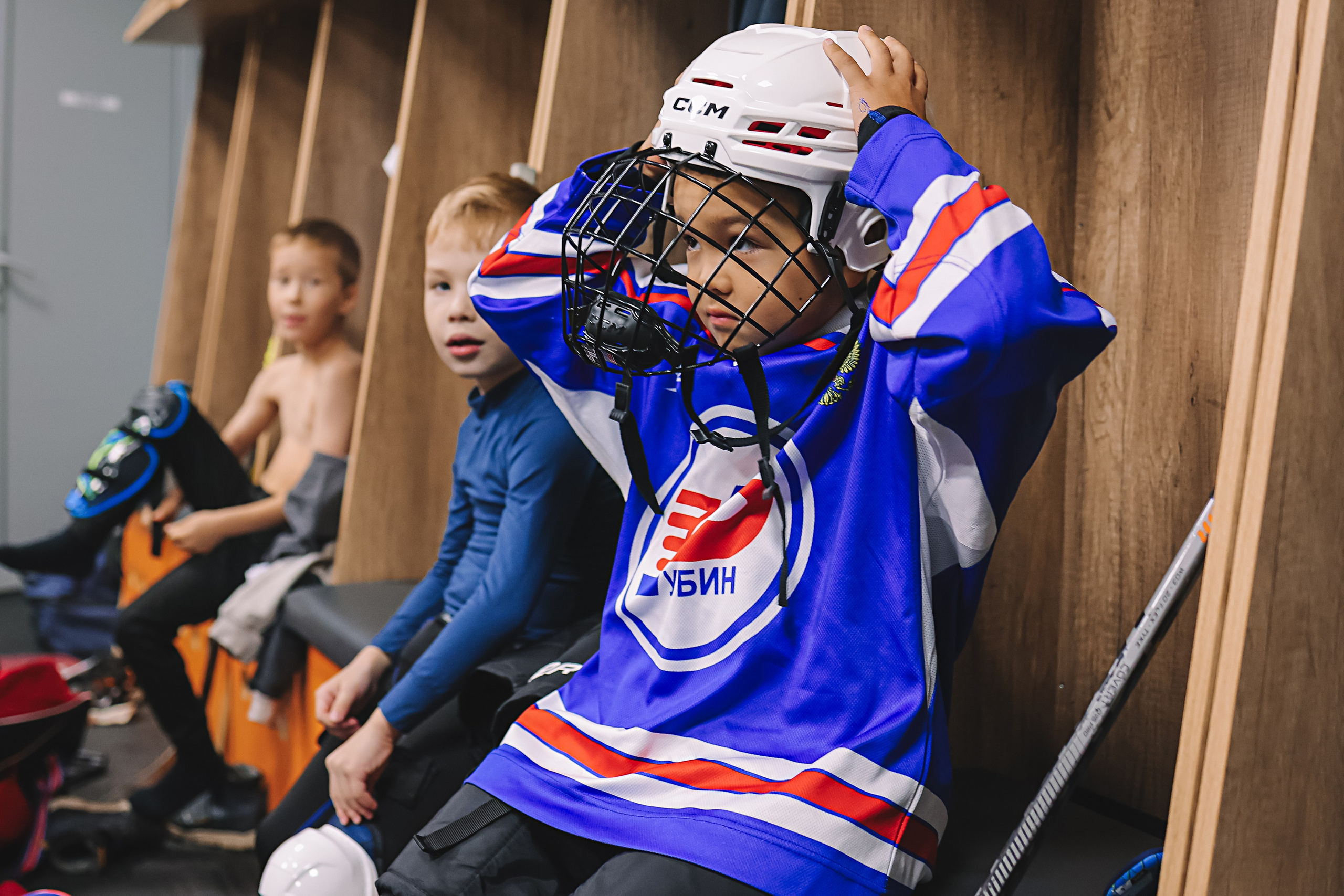 Хоккей тренировка. Семейный фотограф Тюмень, фотограф на роды Салмина Мария