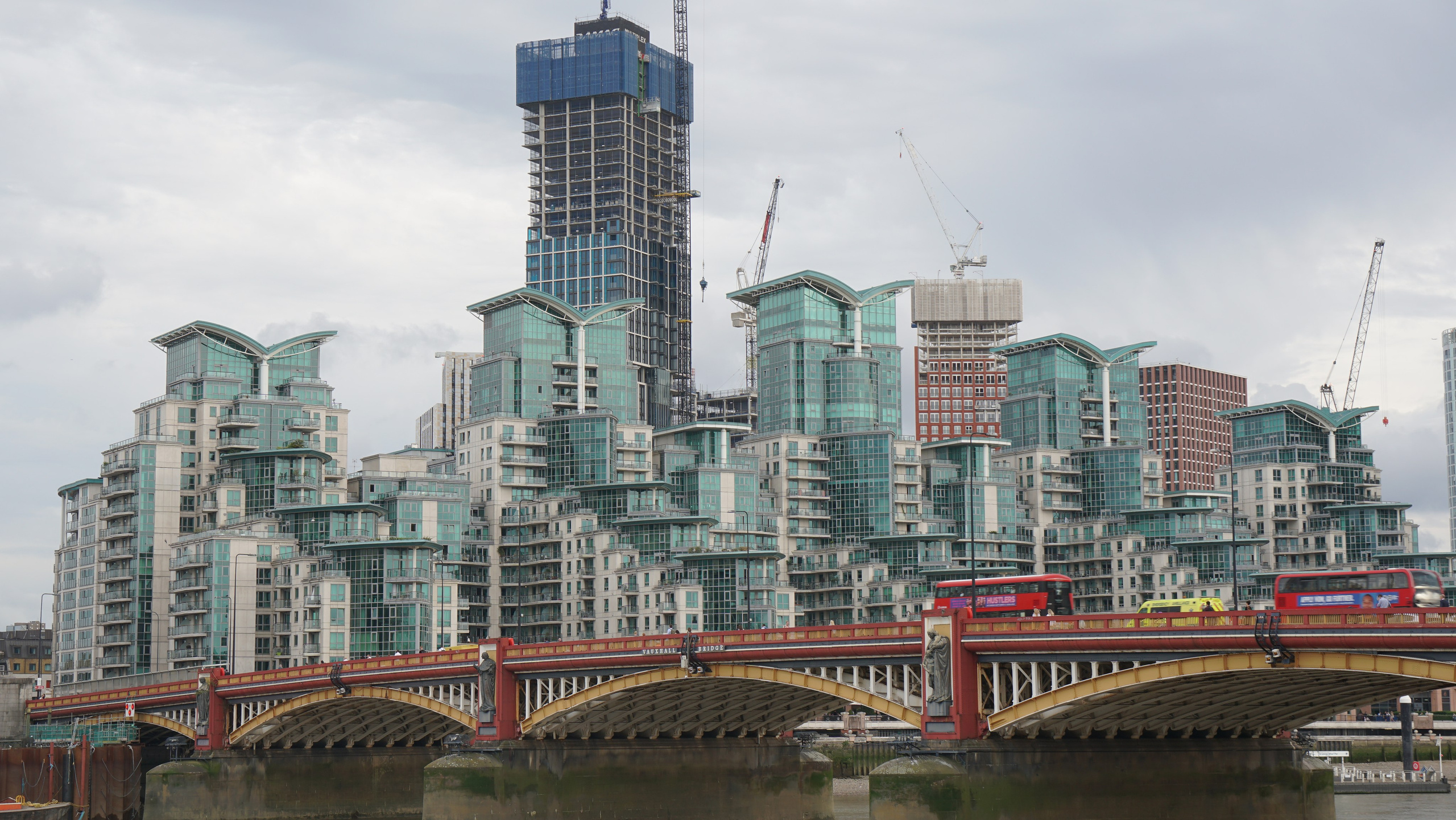 Небоскребы (Shard, Sky Garden). 35 мм