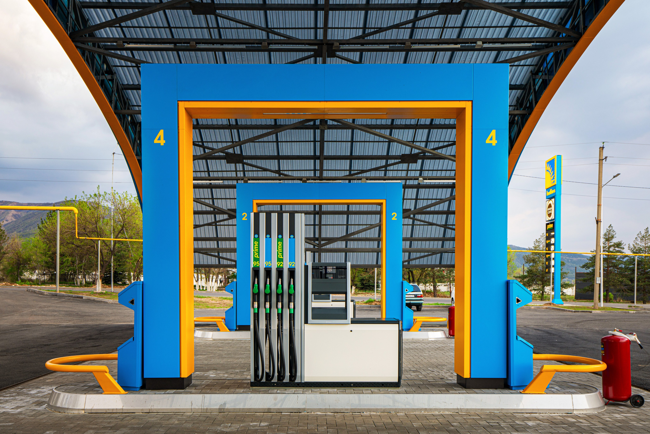 Заправочная станция Helios в г. Иссык