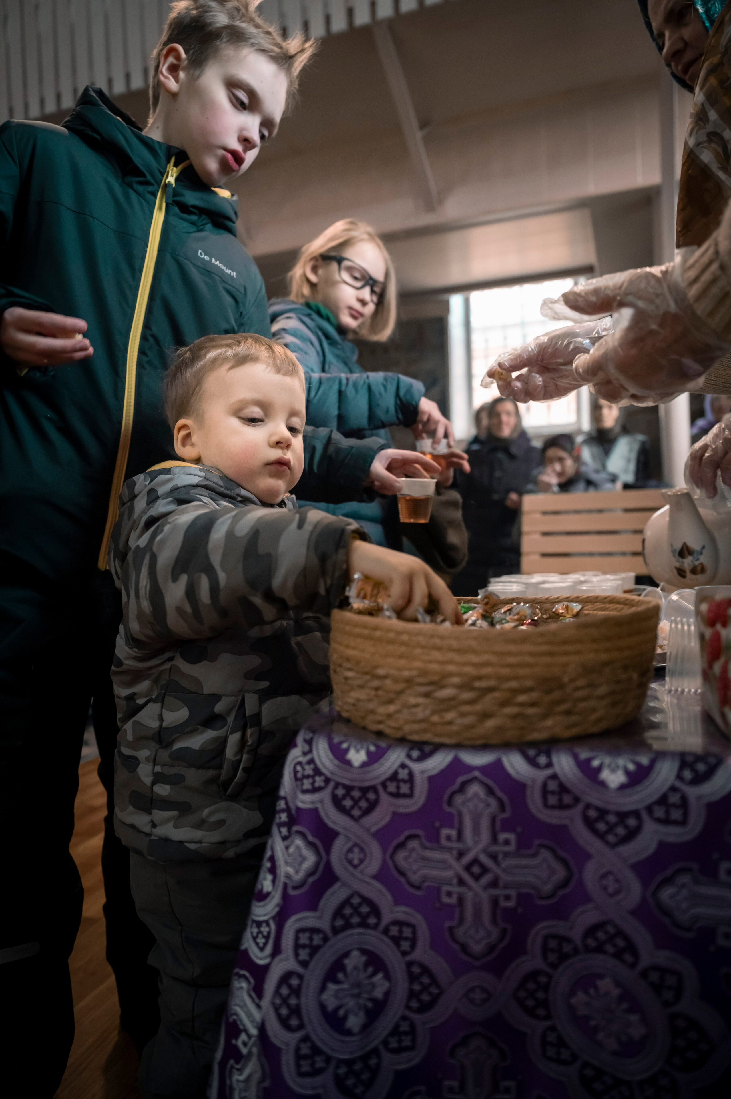 Никольский храм, г. Зерноград. Торжество Православия. Антон и Татьяна Денисенко — В храме