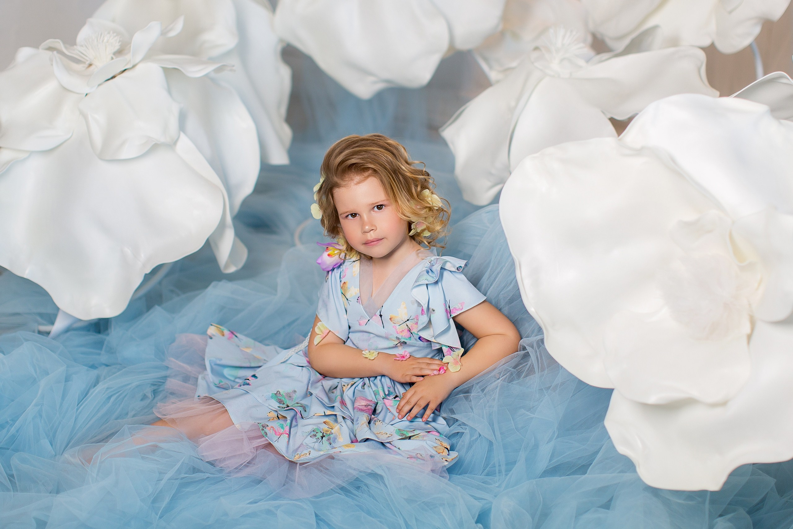 Детский портрет. Женский фотограф в Санк-Петербурге и Москве — фотосессия девушки в студии, портрет, фотосъемка